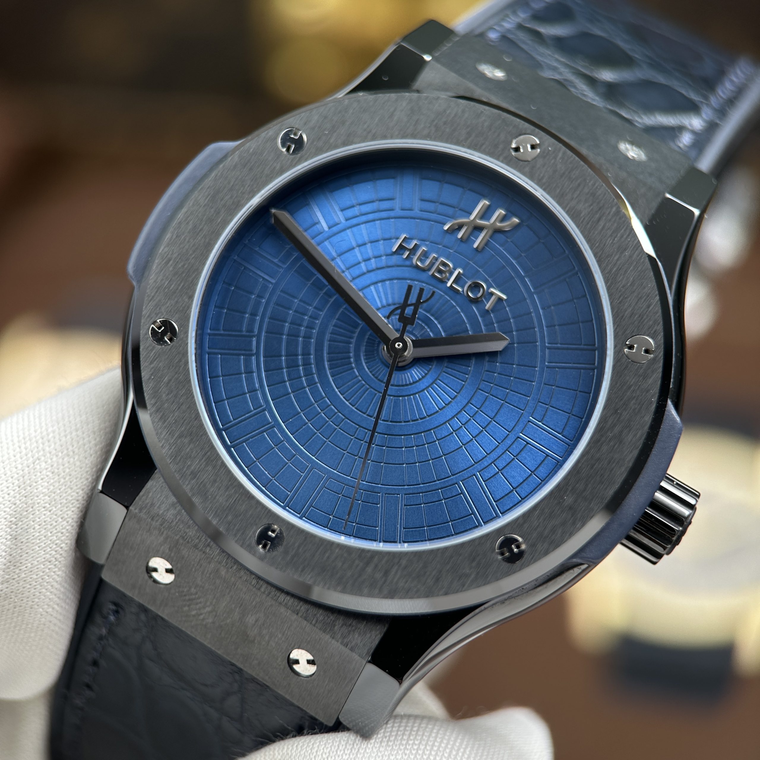 Hublot Classic Fusion Luxury Imitation Watch Boutique Pisa 1940 Ceramic Case Blue Dial Leather Cover Rubber Strap JJZ Factory 42mm (8)