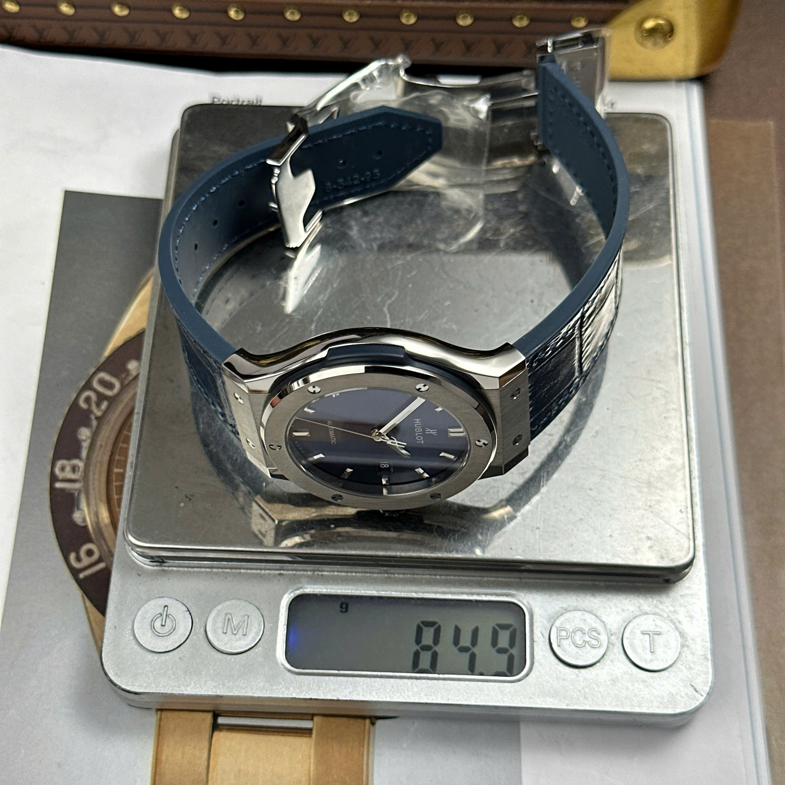 Hublot Classic Fusion Luxury Replica Watch Blue Dial Titanium Case Rubber Strap JJZ Factory 42mm (12)