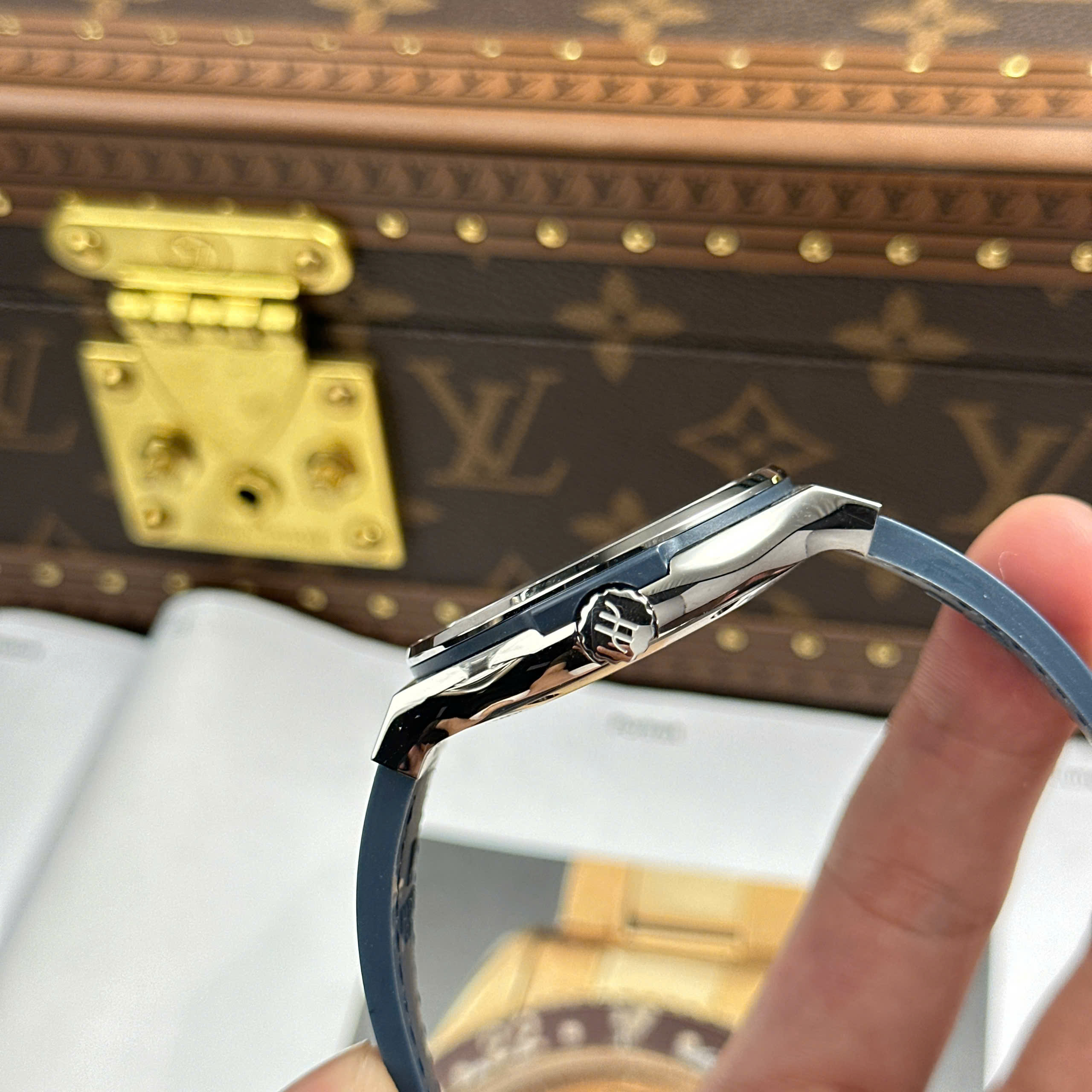 Hublot Classic Fusion Luxury Replica Watch Blue Dial Titanium Case Rubber Strap JJZ Factory 42mm (3)