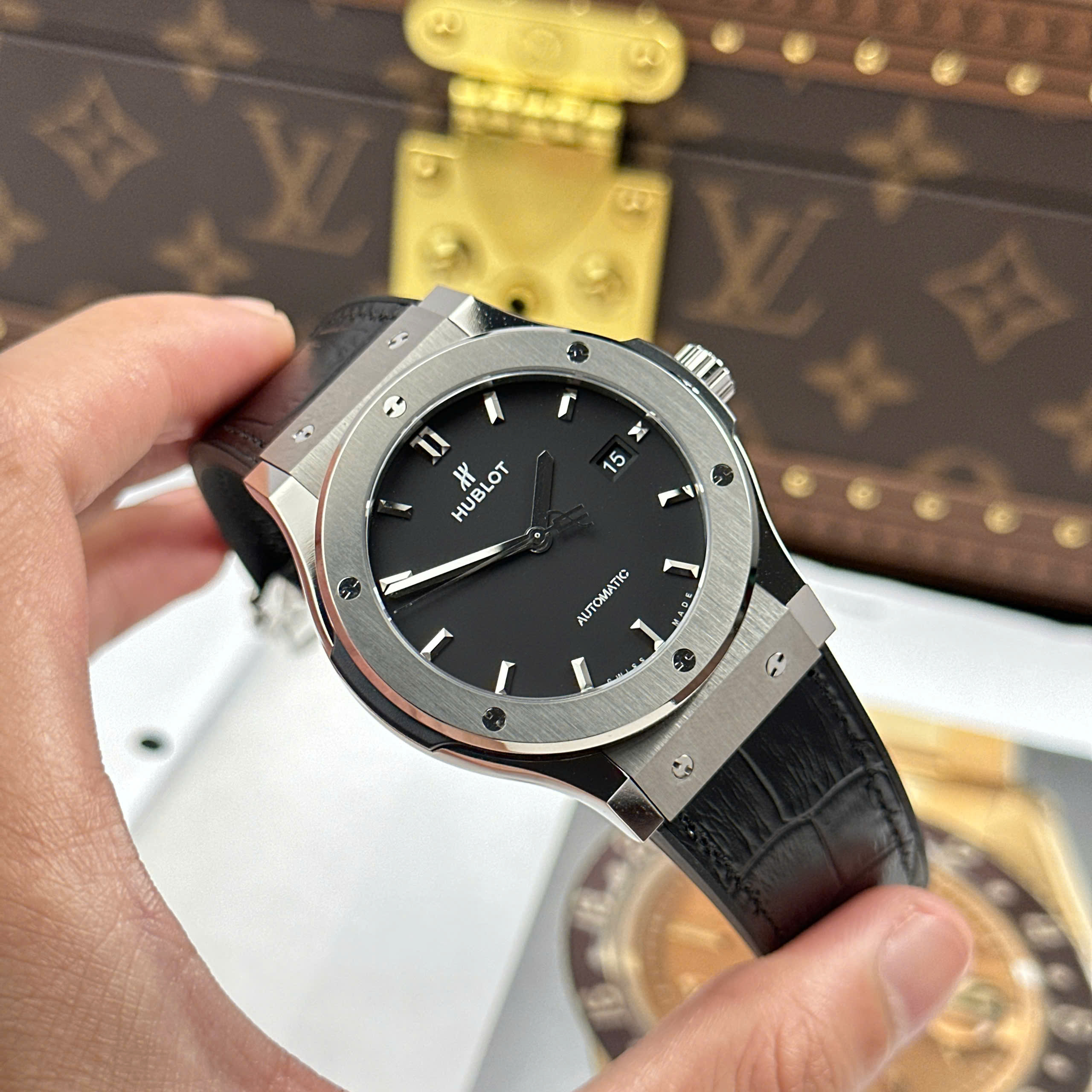 Hublot Classic Fusion Replica Watch Black Dial Titanium Case Rubber Strap JJZ Factory 42mm (10)