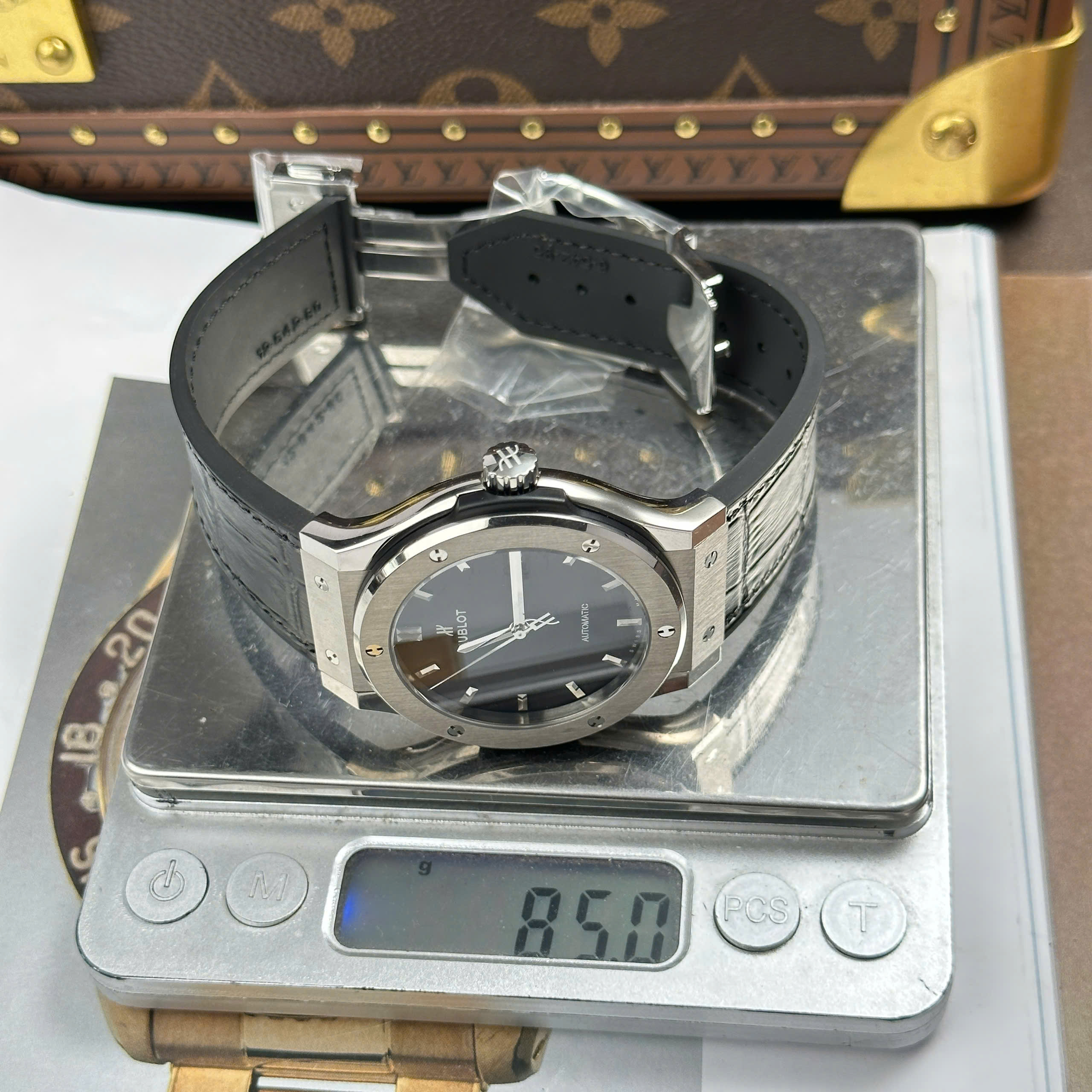 Hublot Classic Fusion Replica Watch Black Dial Titanium Case Rubber Strap JJZ Factory 42mm (12)