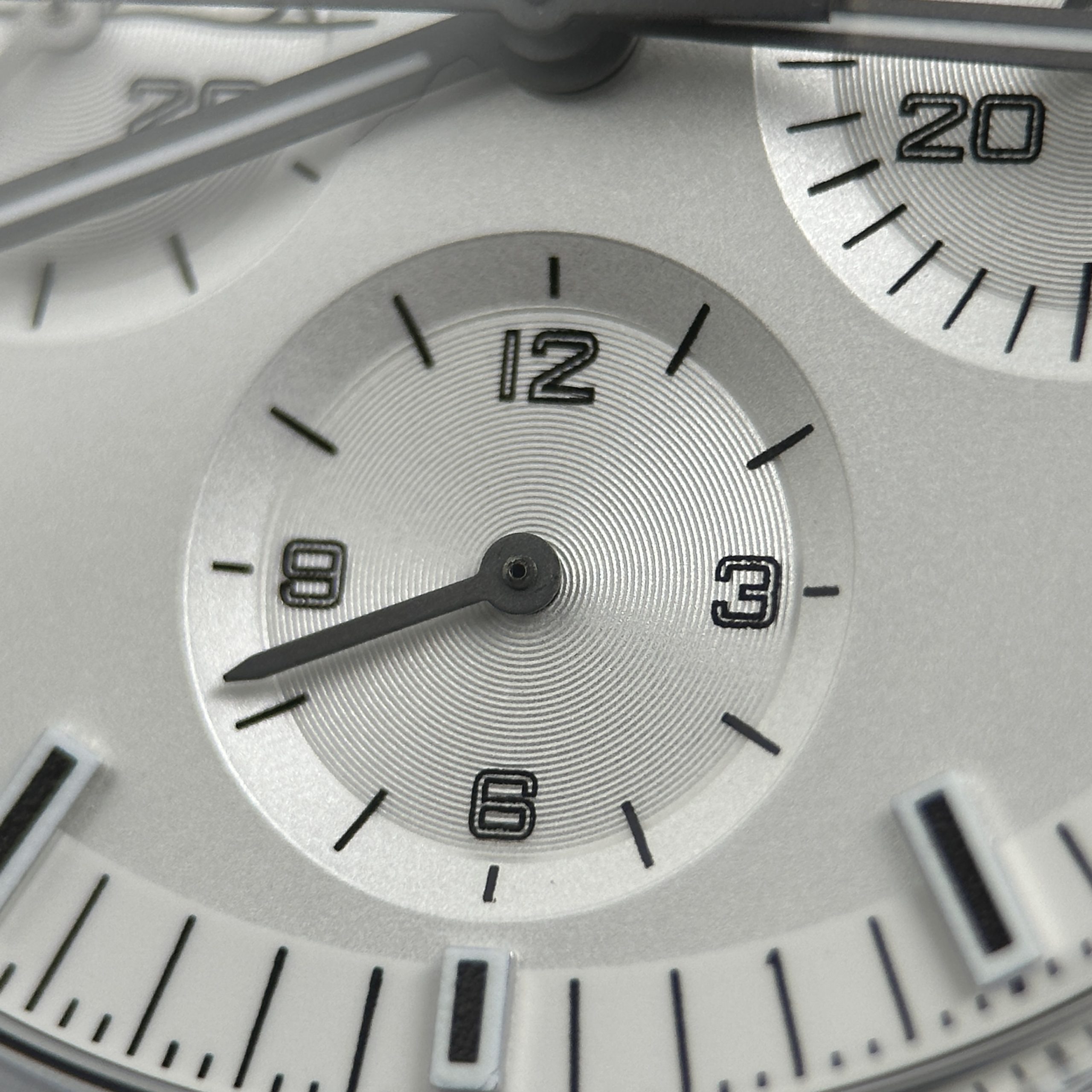 Omega Speedmaster Apollo 13 Snoopy Good Imitation Watch White Dial New Version 2025 42mm (6)