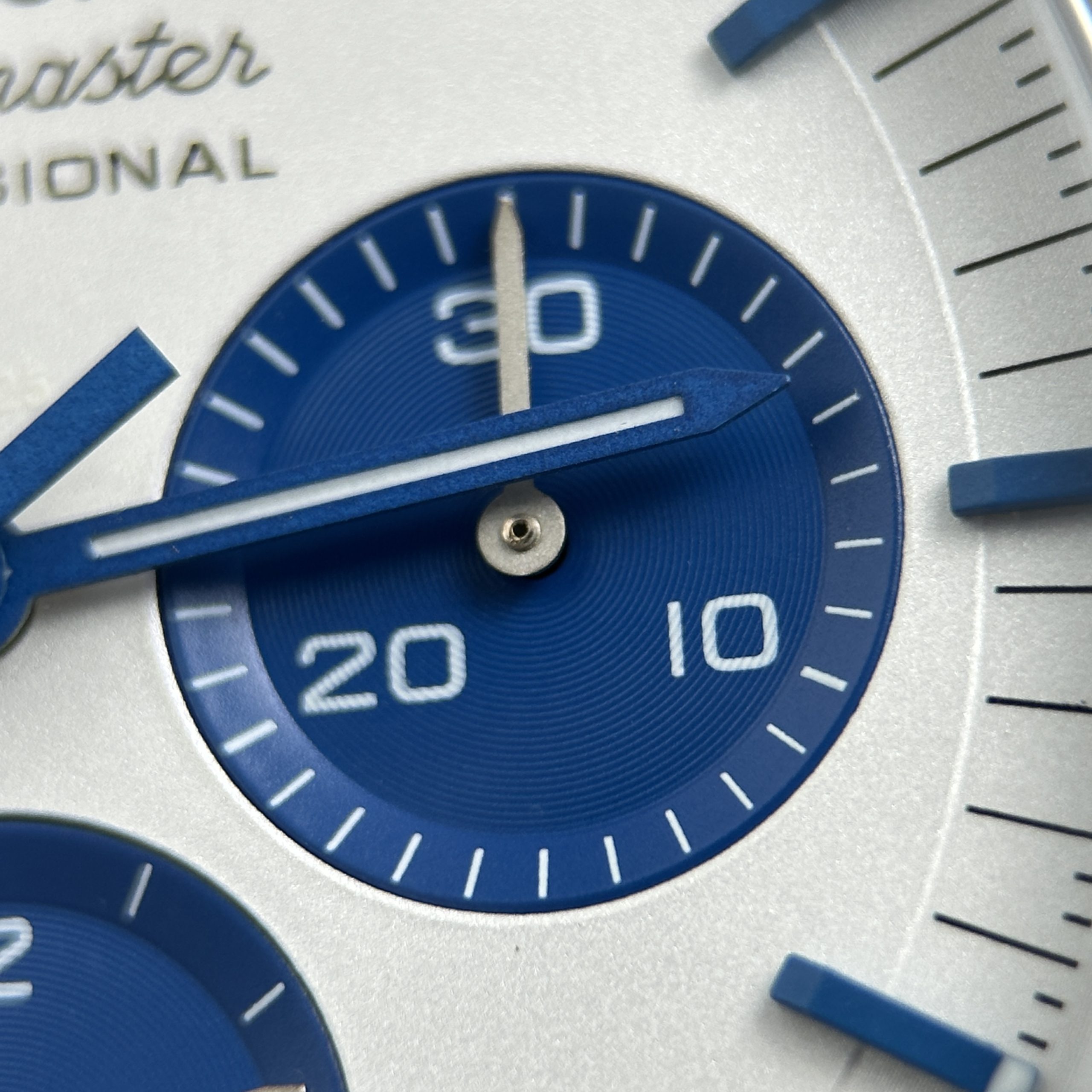 Omega Speedmaster Replica Watch Silver Snoopy 50th Anniversary New Version 2025 42mm (5)