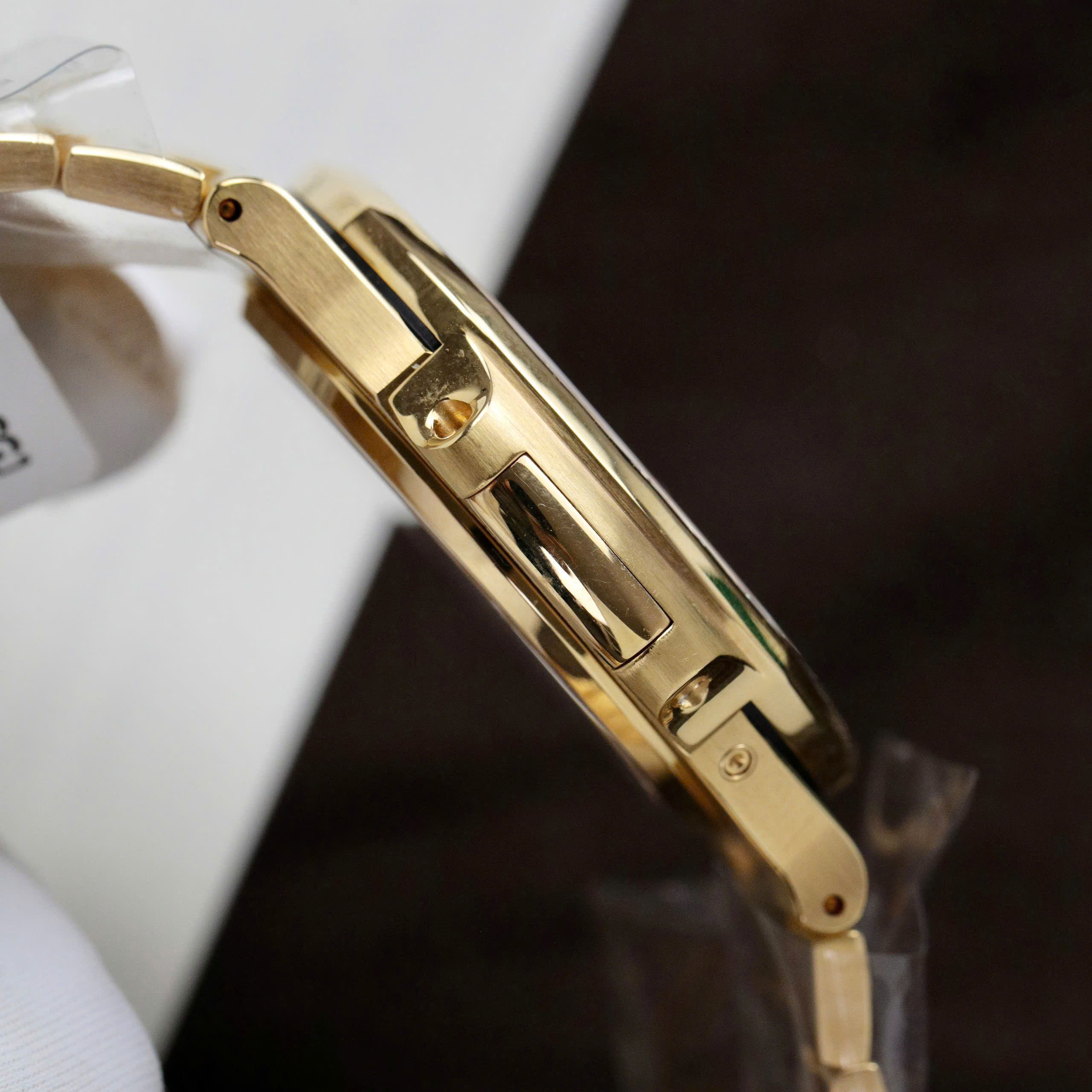 Patek Phililppe Nautilus 5724R Best Replica Watch 18K Gold Wrapped Bezel Diamond Moissanite Baguette Brown Chocolate Dial PPF Factory 40mm (4)