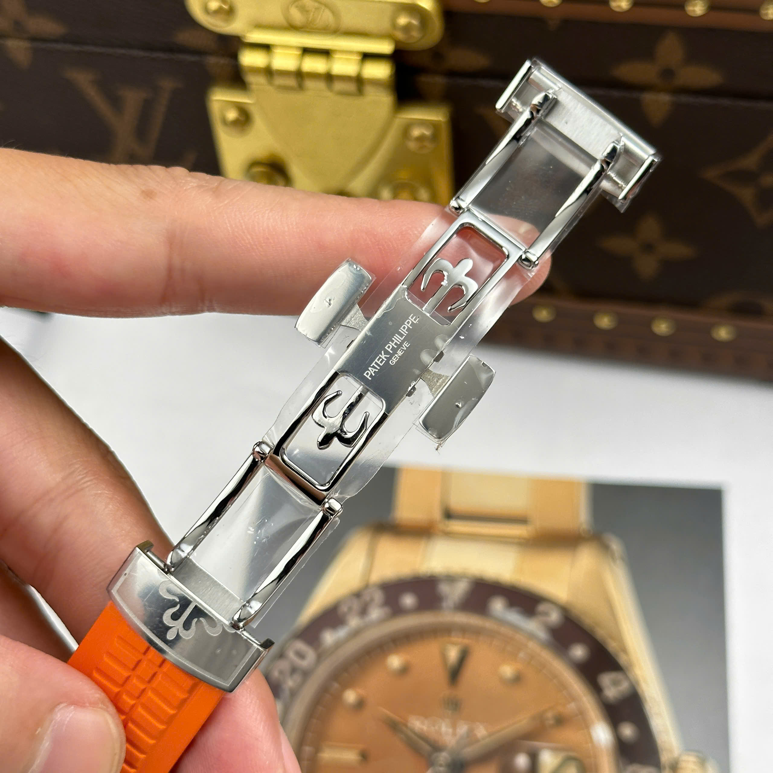 Patek Philippe Aquanaut 5167 Replica Watch Grey Dial Orange Rubber Strap BBF Factory 40mm (1)