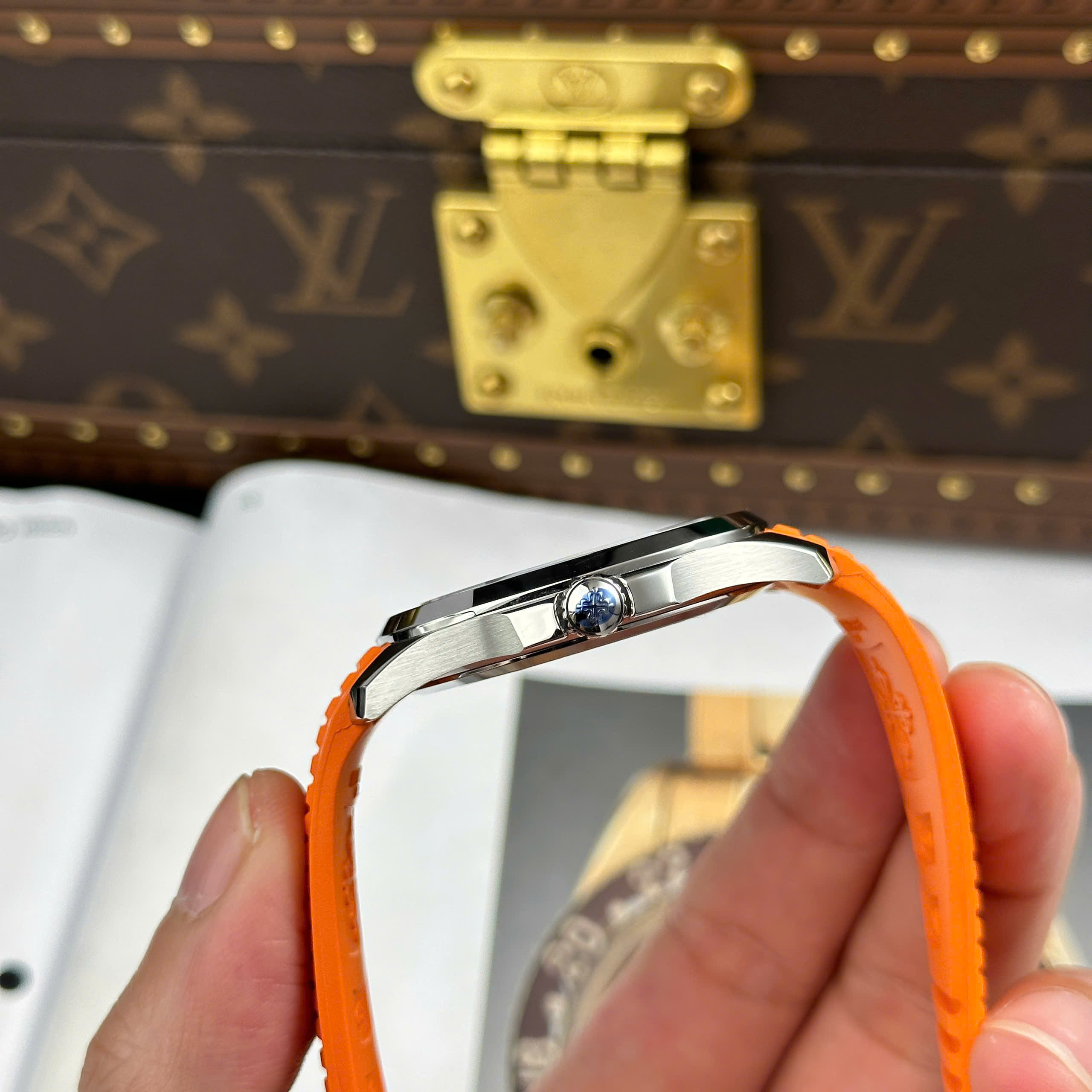 Patek Philippe Aquanaut 5167 Replica Watch Grey Dial Orange Rubber Strap BBF Factory 40mm (4)