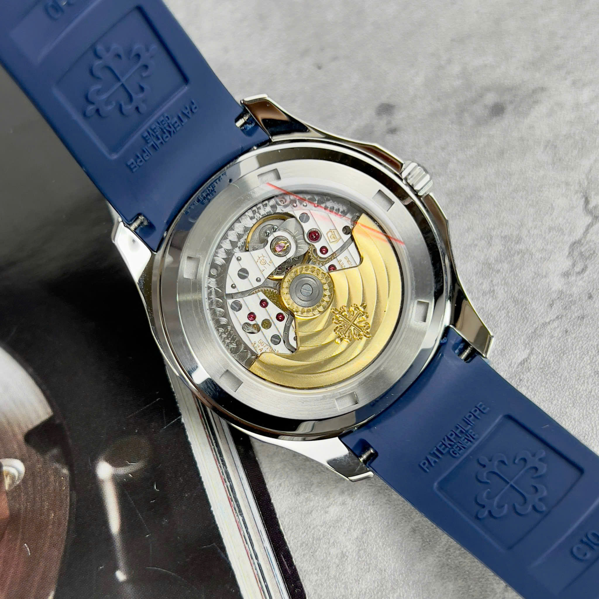 Patek Philippe Aquanaut 5168A Best Quality Replica Watch Blue Dial Bezel Rhinestone Baguette Rubber Strap GR Factory 40mm (4)