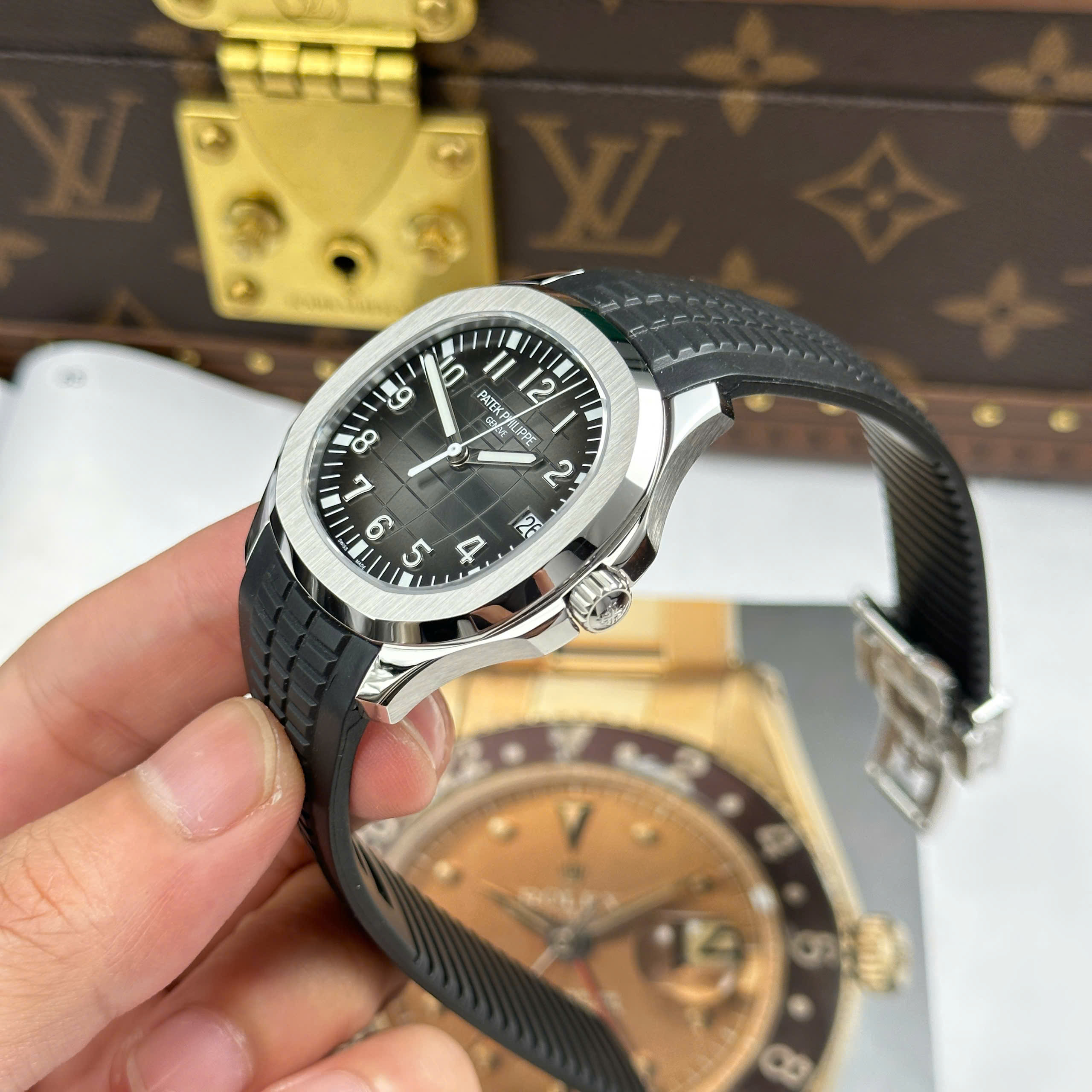 Patek Philippe Aquanaut 5167A Imitaiton Watch Grey Dial Black Rubber Strap BBF Factory 40mm (11)