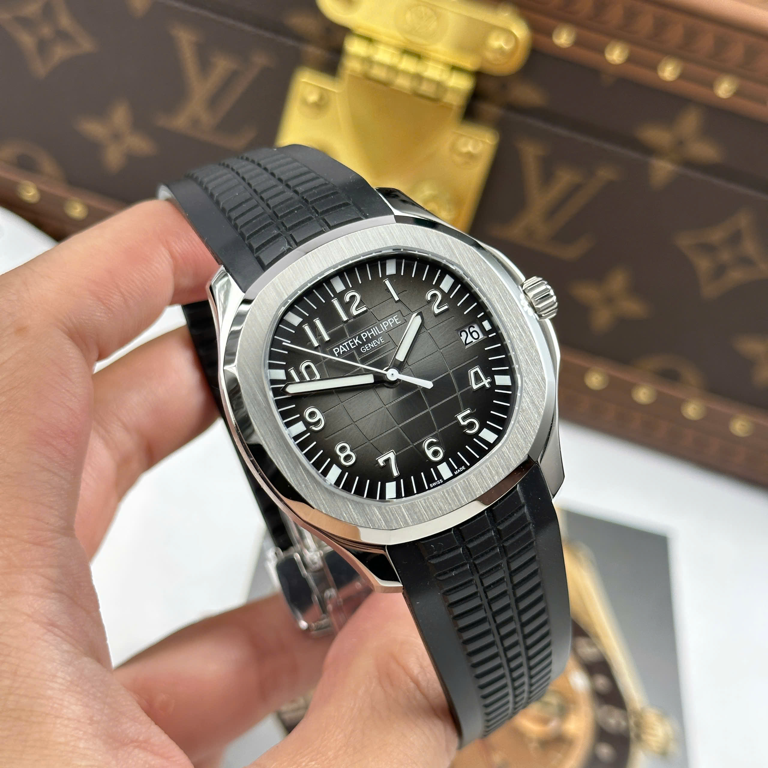 Patek Philippe Aquanaut 5167A Imitaiton Watch Grey Dial Black Rubber Strap BBF Factory 40mm (12)
