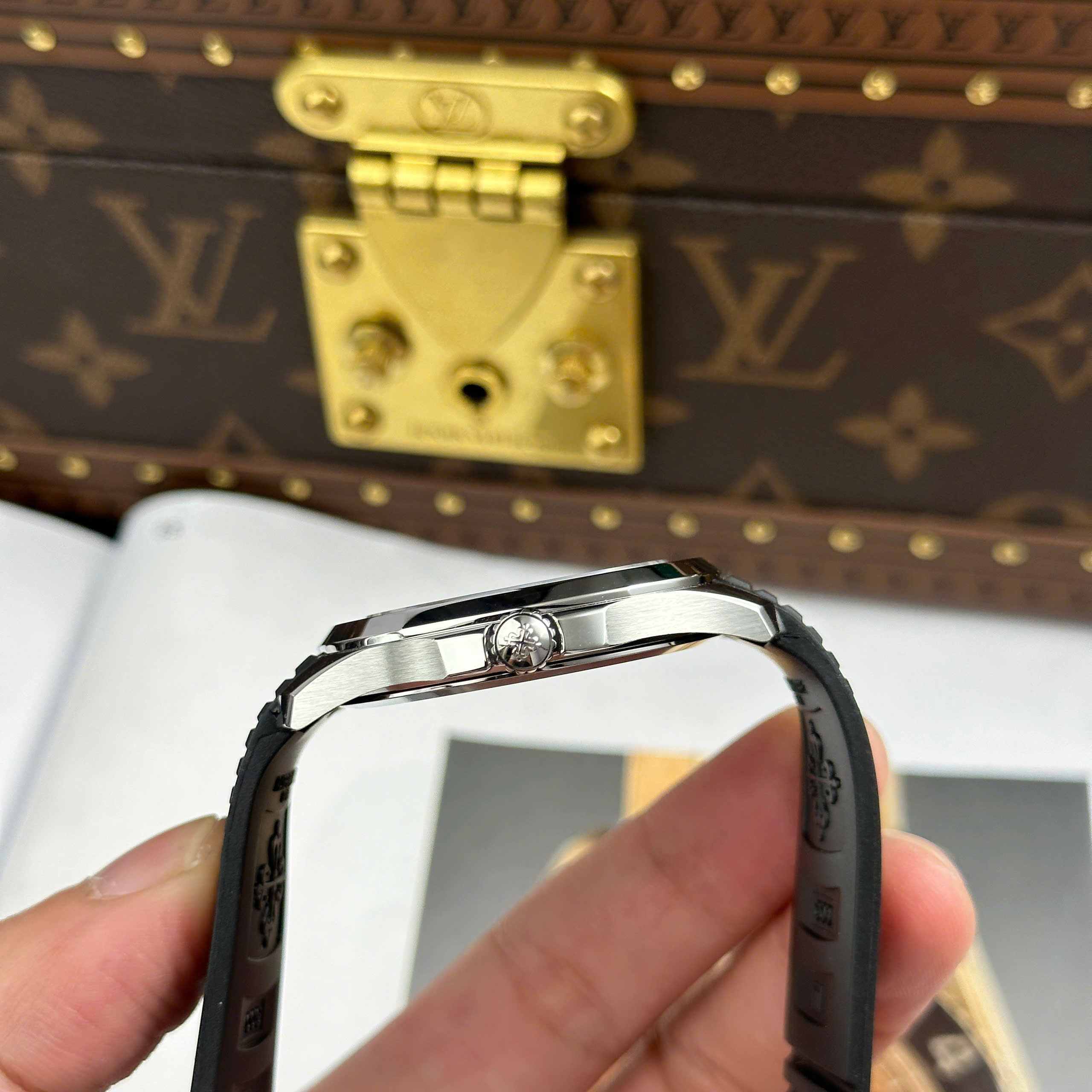 Patek Philippe Aquanaut 5167A Imitaiton Watch Grey Dial Black Rubber Strap BBF Factory 40mm (5)