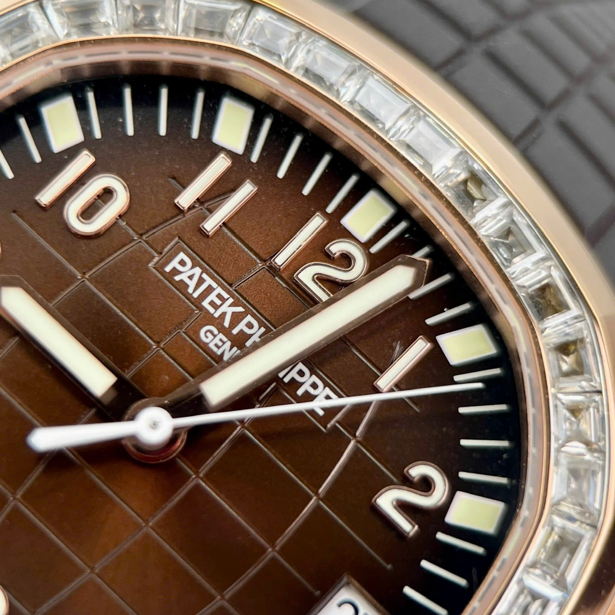 Patek Philippe Aquanaut 5167R Imitation Watch Chocolate Dial Gold 18K Wrapped Bezel Moissanite Baguette 3K Factory 40mm (6)