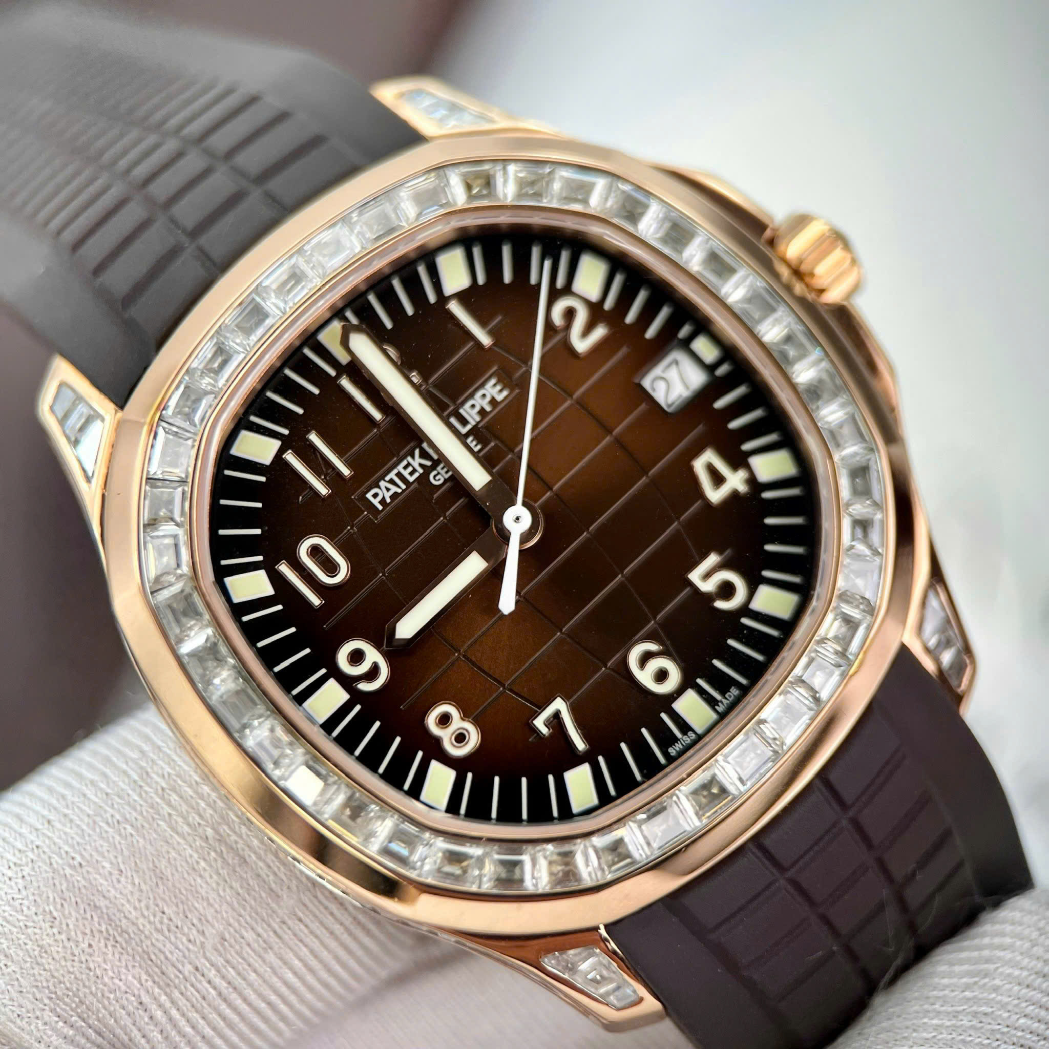 Patek Philippe Aquanaut 5167R Imitation Watch Chocolate Dial Gold 18K Wrapped Bezel Moissanite Baguette 3K Factory 40mm (7)