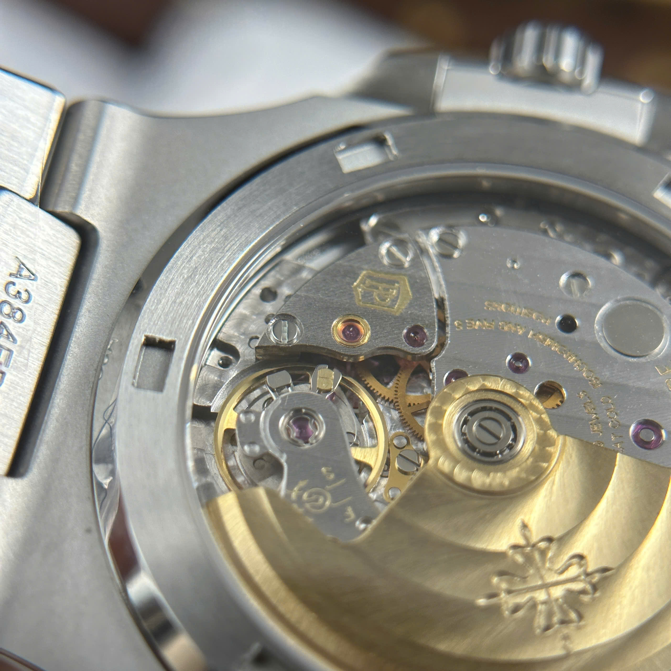 Patek Philippe Nautilus 5711 Best Quality Replica Watches Green Dial Stainless Steel BBF Factory 40mm (1)