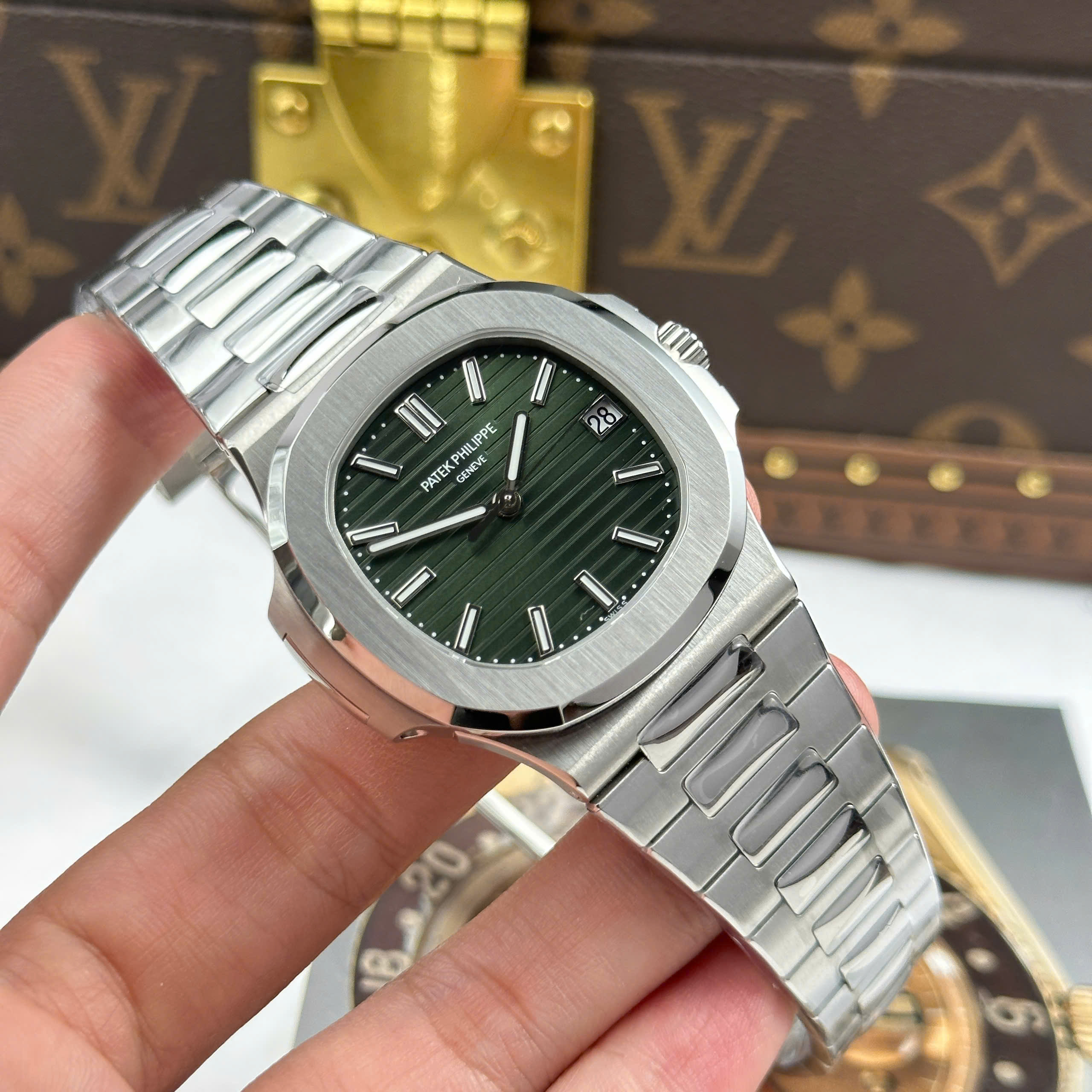 Patek Philippe Nautilus 5711 Best Quality Replica Watches Green Dial Stainless Steel BBF Factory 40mm (12)