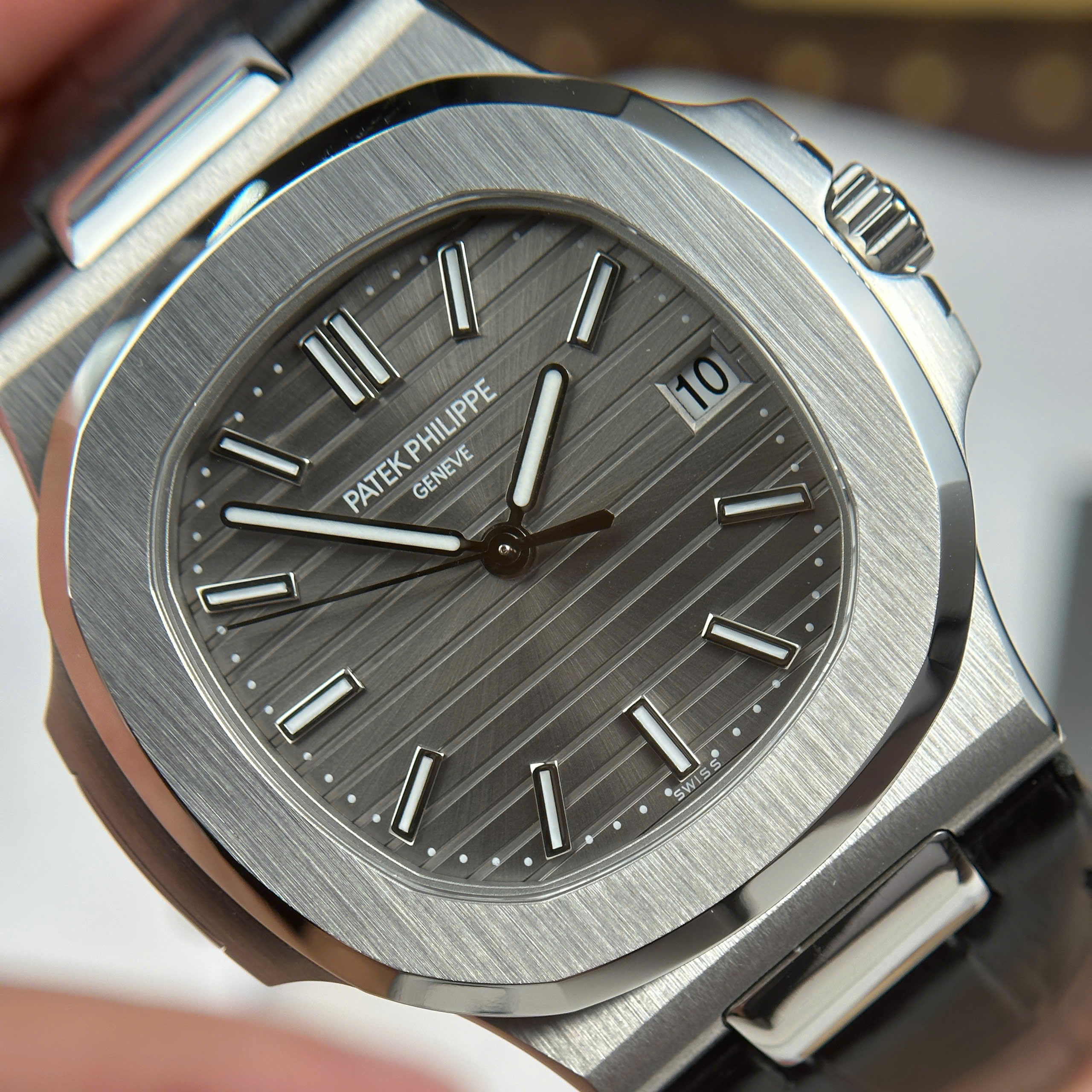 Patek Philippe Nautilus 5711 Best Replica Watch Grey Dial Black Leather Strap BBF Factory 40mm (10)
