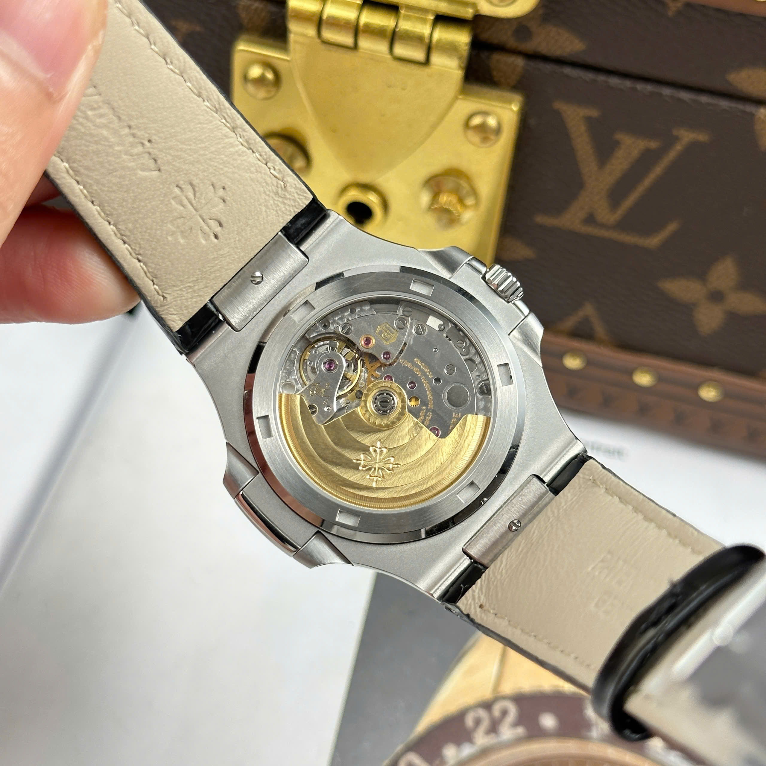 Patek Philippe Nautilus 5711 Best Replica Watch Grey Dial Black Leather Strap BBF Factory 40mm (3)