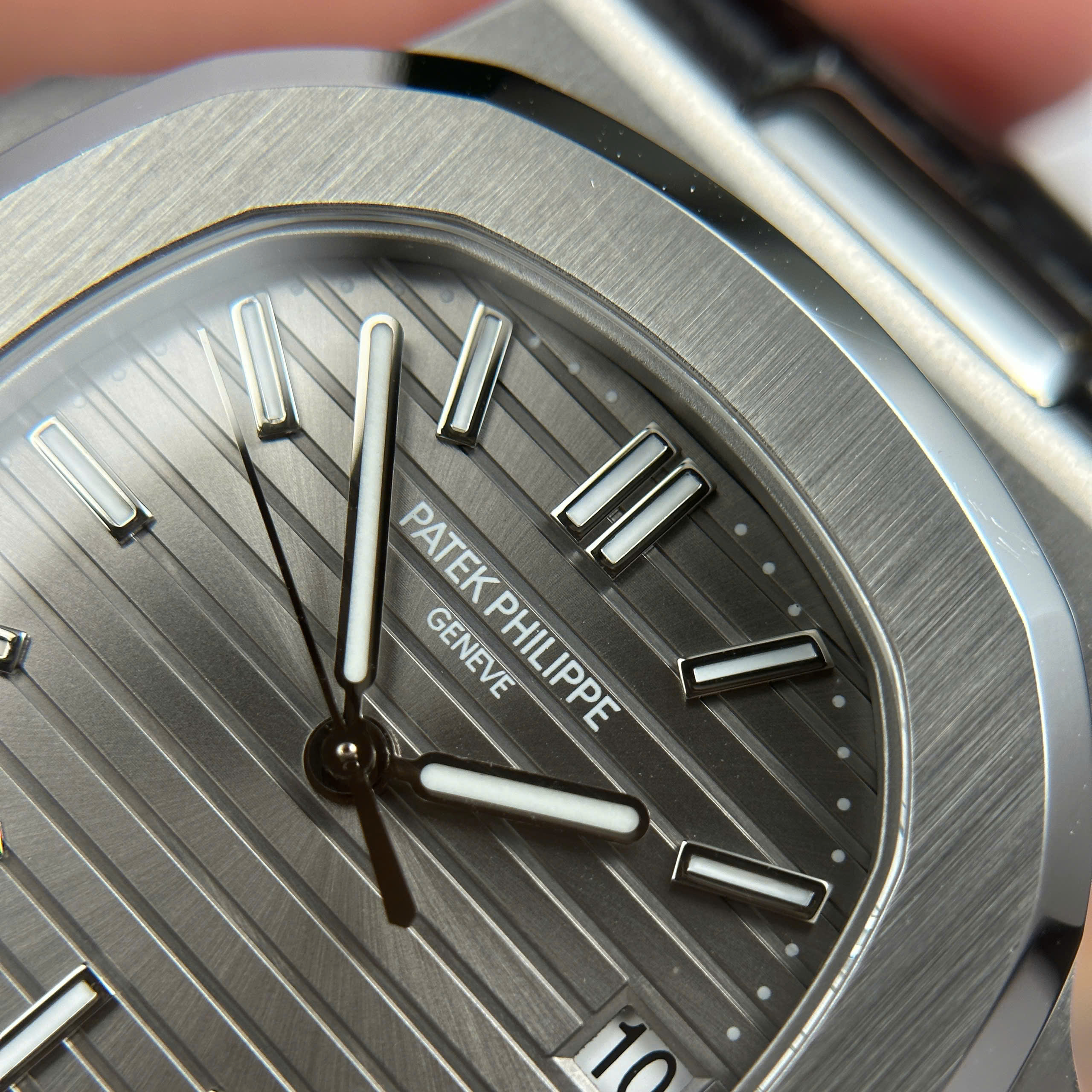 Patek Philippe Nautilus 5711 Best Replica Watch Grey Dial Black Leather Strap BBF Factory 40mm (8)