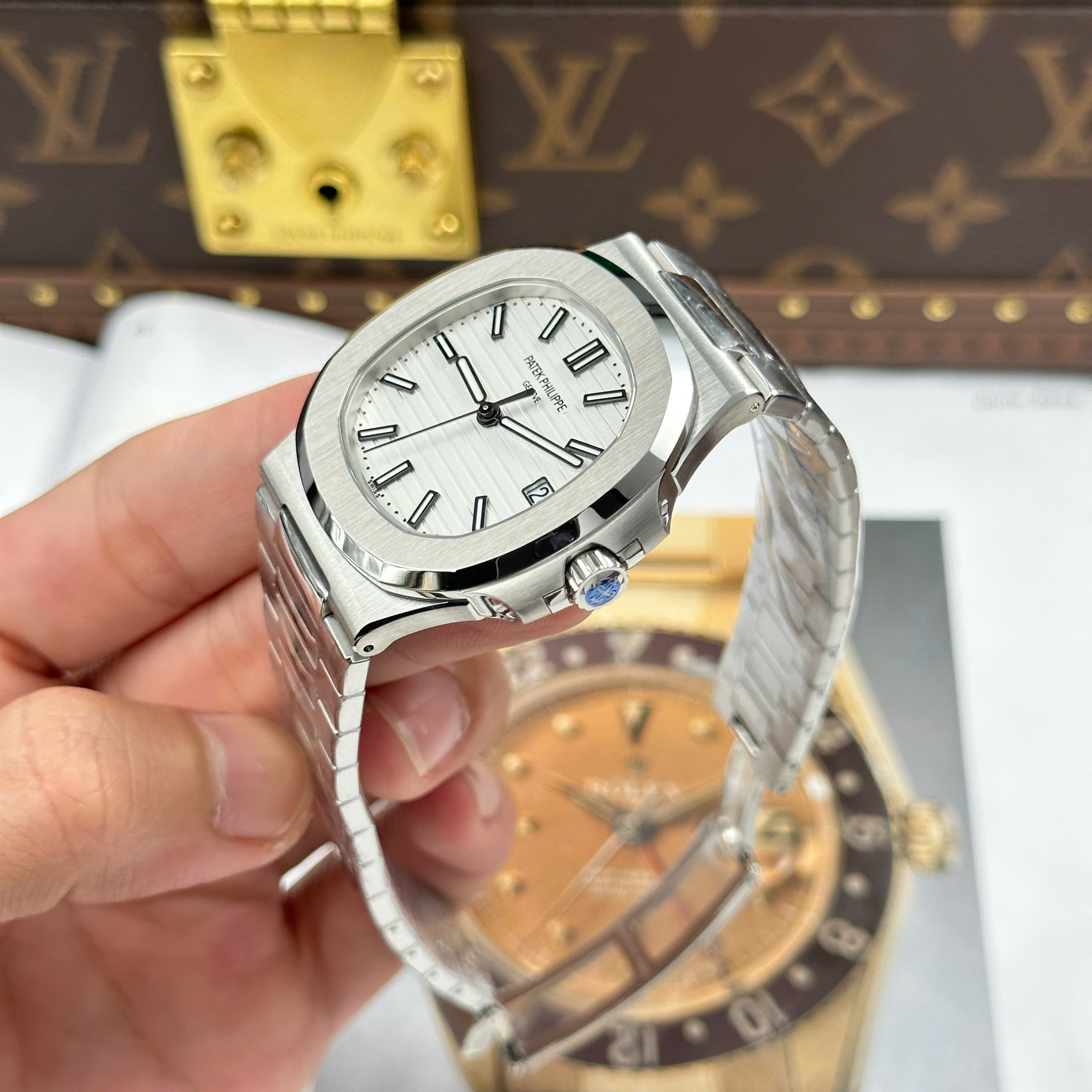 Patek Philippe Nautilus 5711 Imitation Luxury Watch White Dial Stainless Steel BBF Factory 40mm (11)