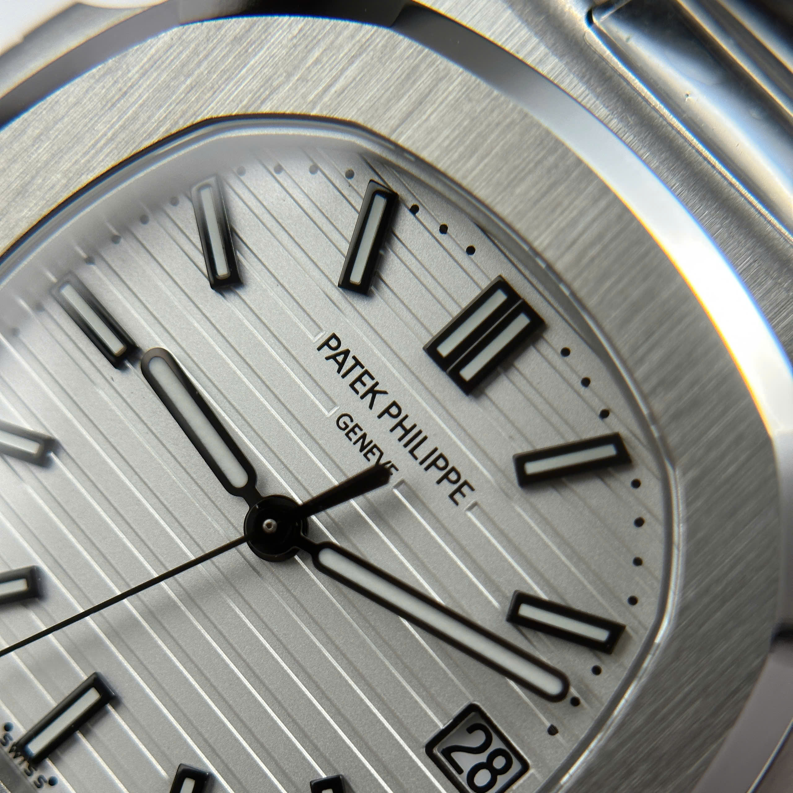 Patek Philippe Nautilus 5711 Imitation Luxury Watch White Dial Stainless Steel BBF Factory 40mm (8)