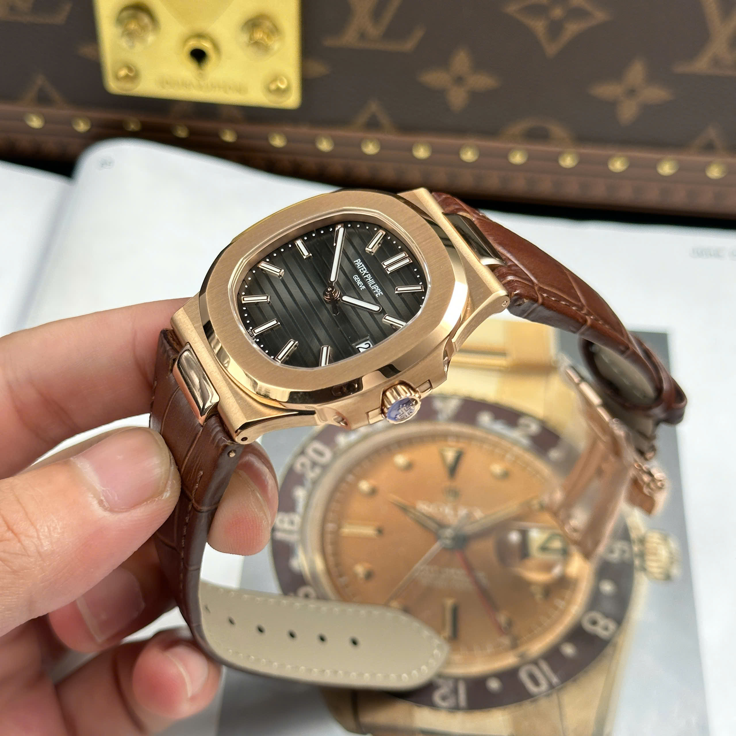 Patek Philippe Nautilus 5711 Imitation Luxury Watches Rose Gold Plate Grey Dial Brown Leather Strap BBF Factory 40mm (11)
