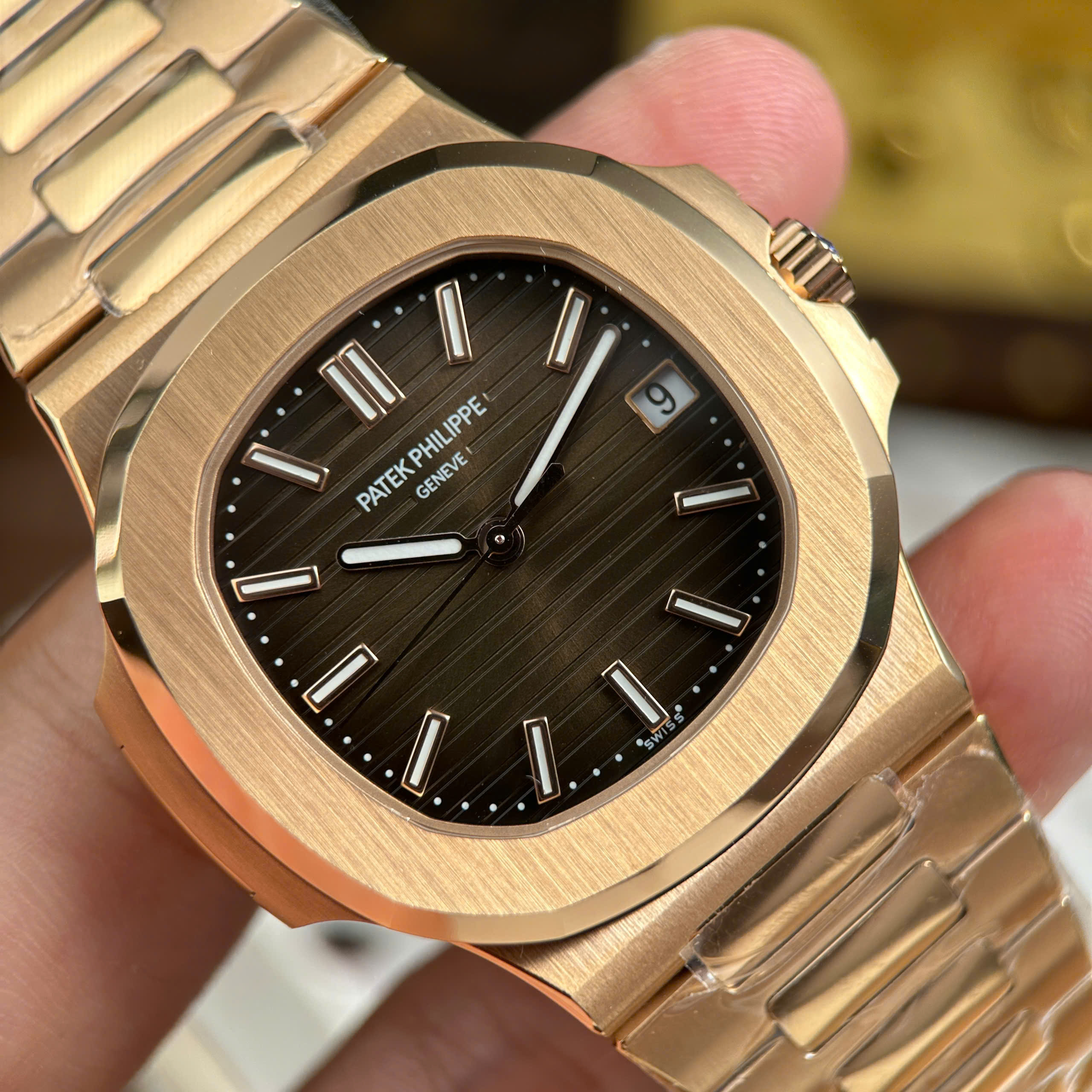 Patek Philippe Nautilus 5711 Luxury Replica Watch Rose Gold Plate Brown Chocolate Dial BBF Factory 40mm (10)