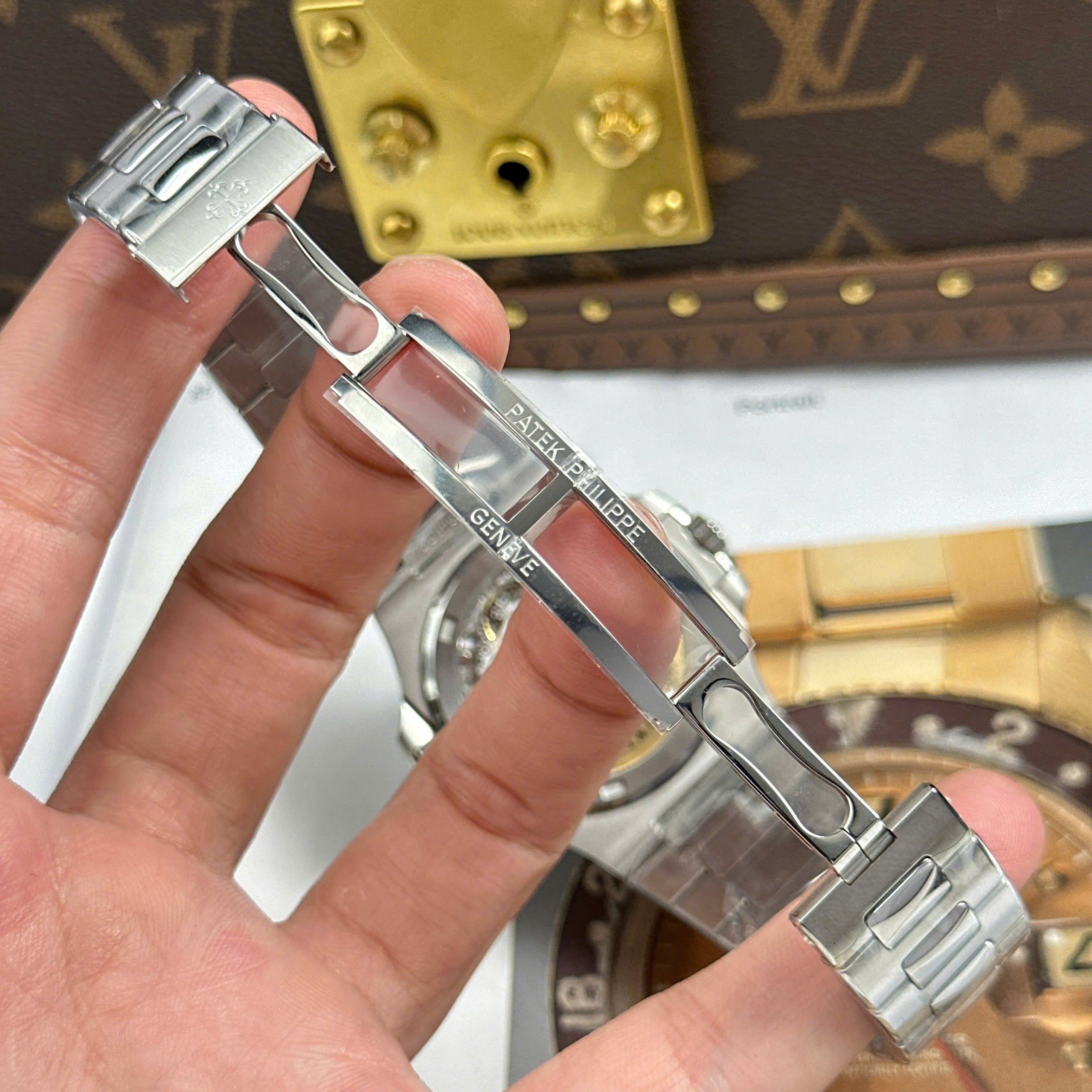 Patek Philippe Nautilus 5712 Good Imitation Watch Blue Tiffany Stainless Steel BBF Factory 40mm (3)