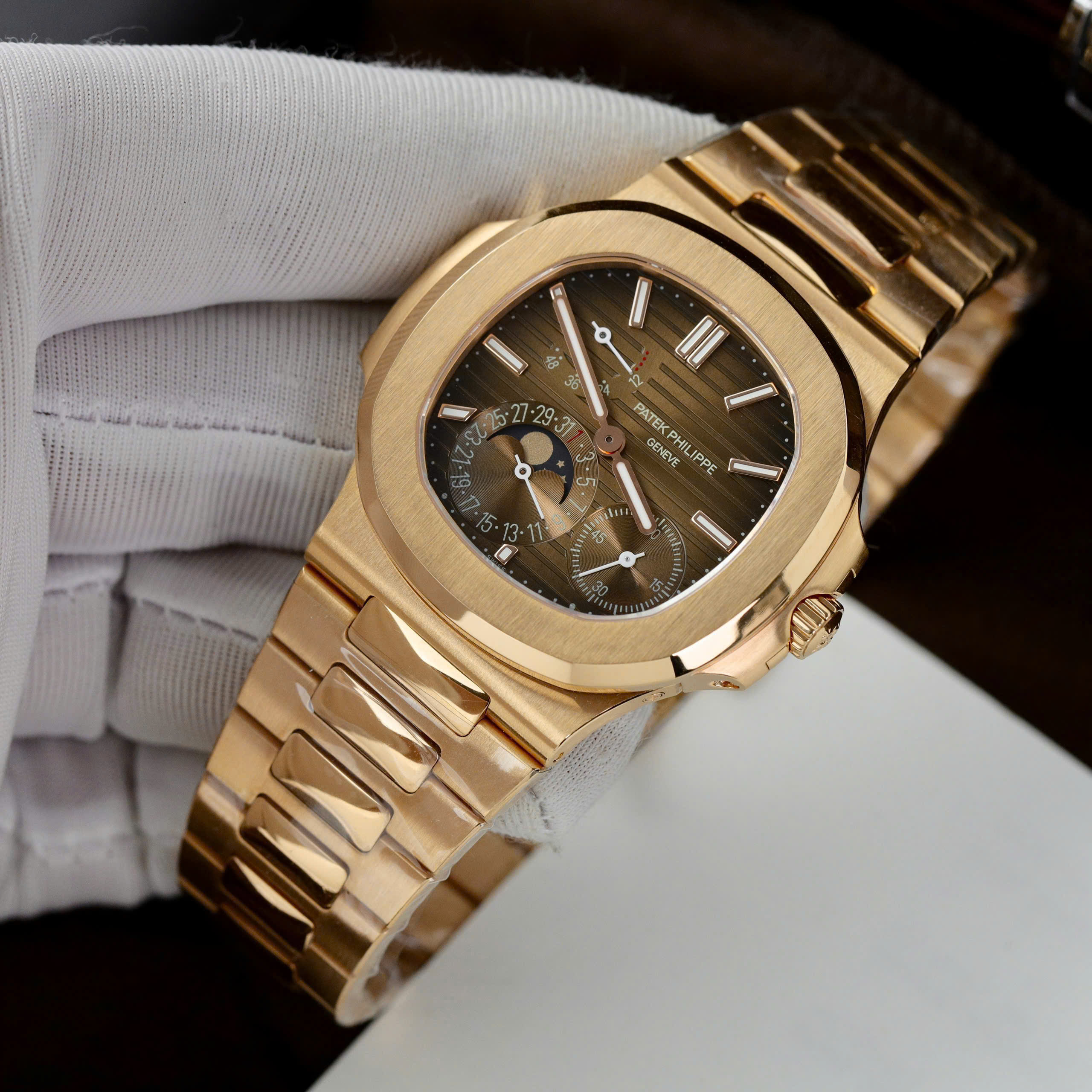 Patek Philippe Nautilus 5712R Imitation Luxury Watches 18K Gold Wrapped Custom Full Options Like Authentic 40mm (11)