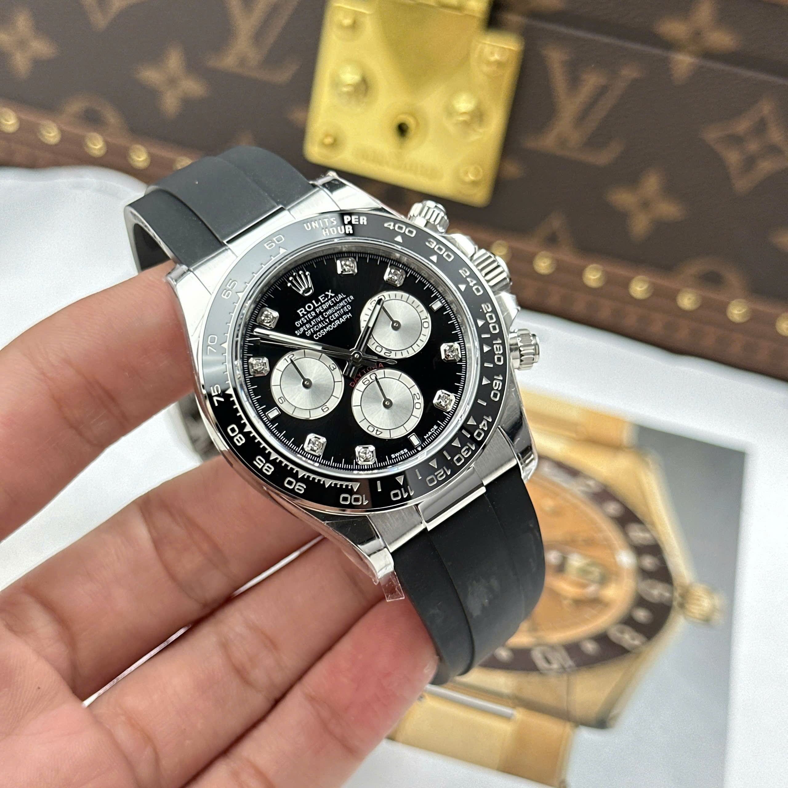 Rolex Cosmograph Daytona 126519LN Best Quality Replica Watch Black Dial Rhinestone Hours Clean Factory 40mm (12)