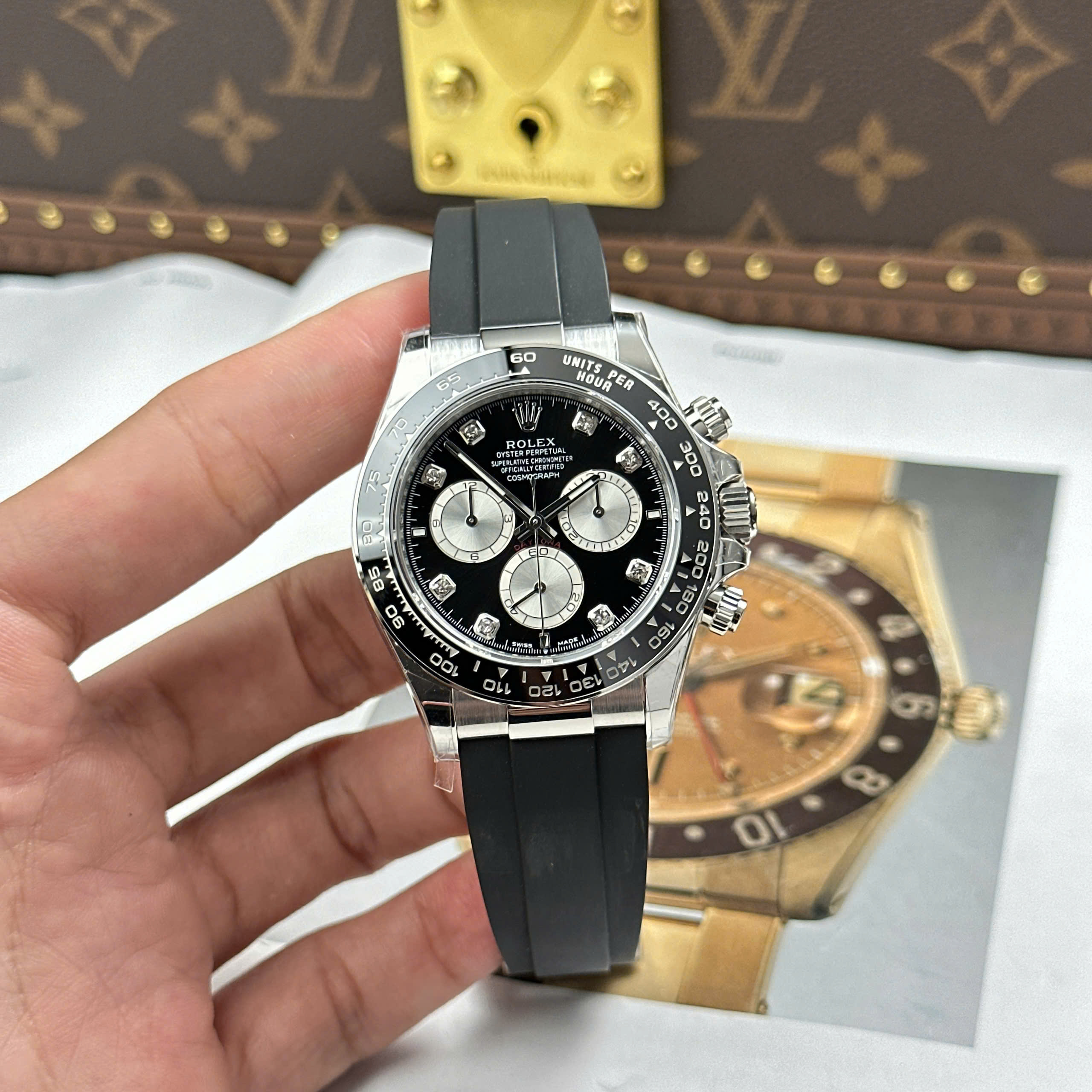 Rolex Cosmograph Daytona 126519LN Best Quality Replica Watch Black Dial Rhinestone Hours Clean Factory 40mm (13)