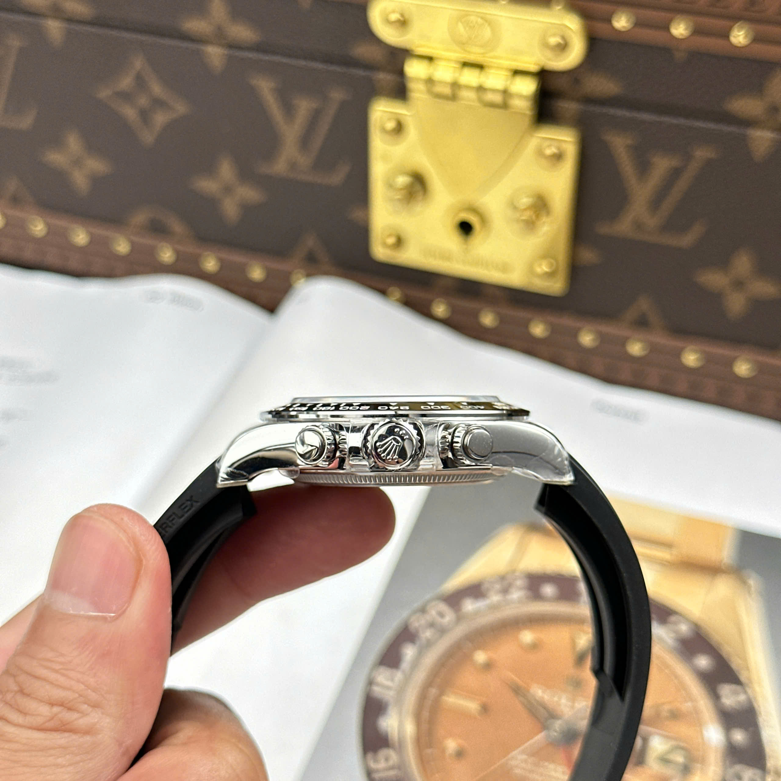 Rolex Cosmograph Daytona 126519LN Best Quality Replica Watch Black Dial Rhinestone Hours Clean Factory 40mm (5)