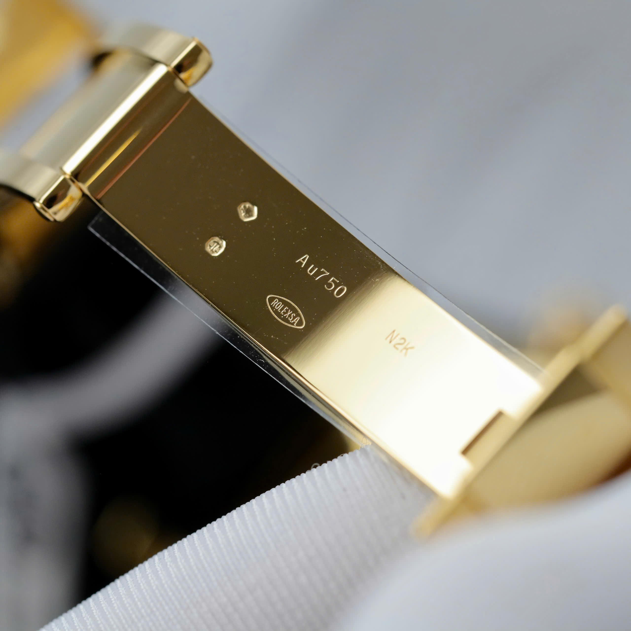 Rolex Cosmograph Daytona Best Replica Watch 18K Gold Wrapped Black Dial Rhinestone Hours 40mm (2)