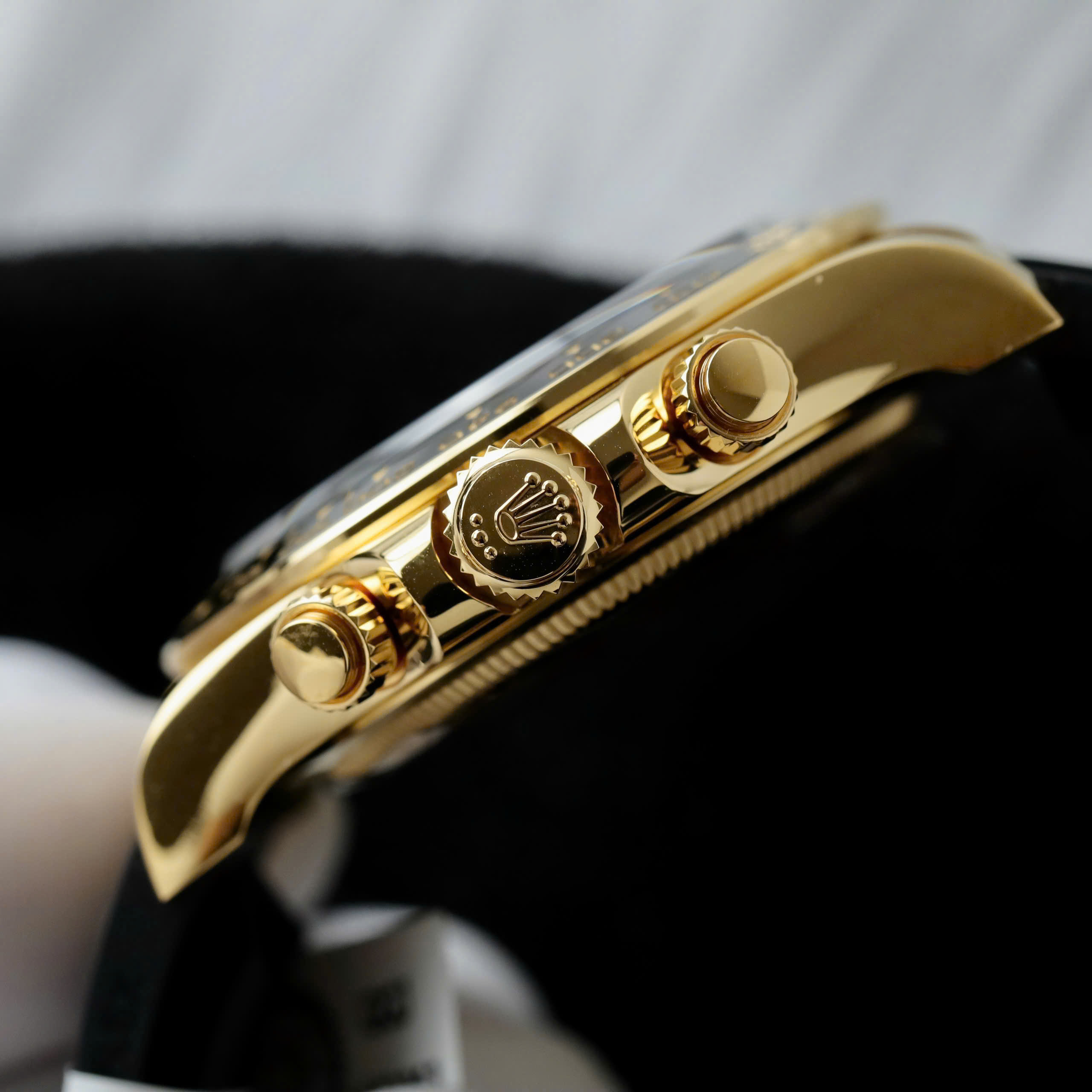 Rolex Cosmograph Daytona Best Replica Watch 18K Gold Wrapped Black Dial Rhinestone Hours 40mm (4)