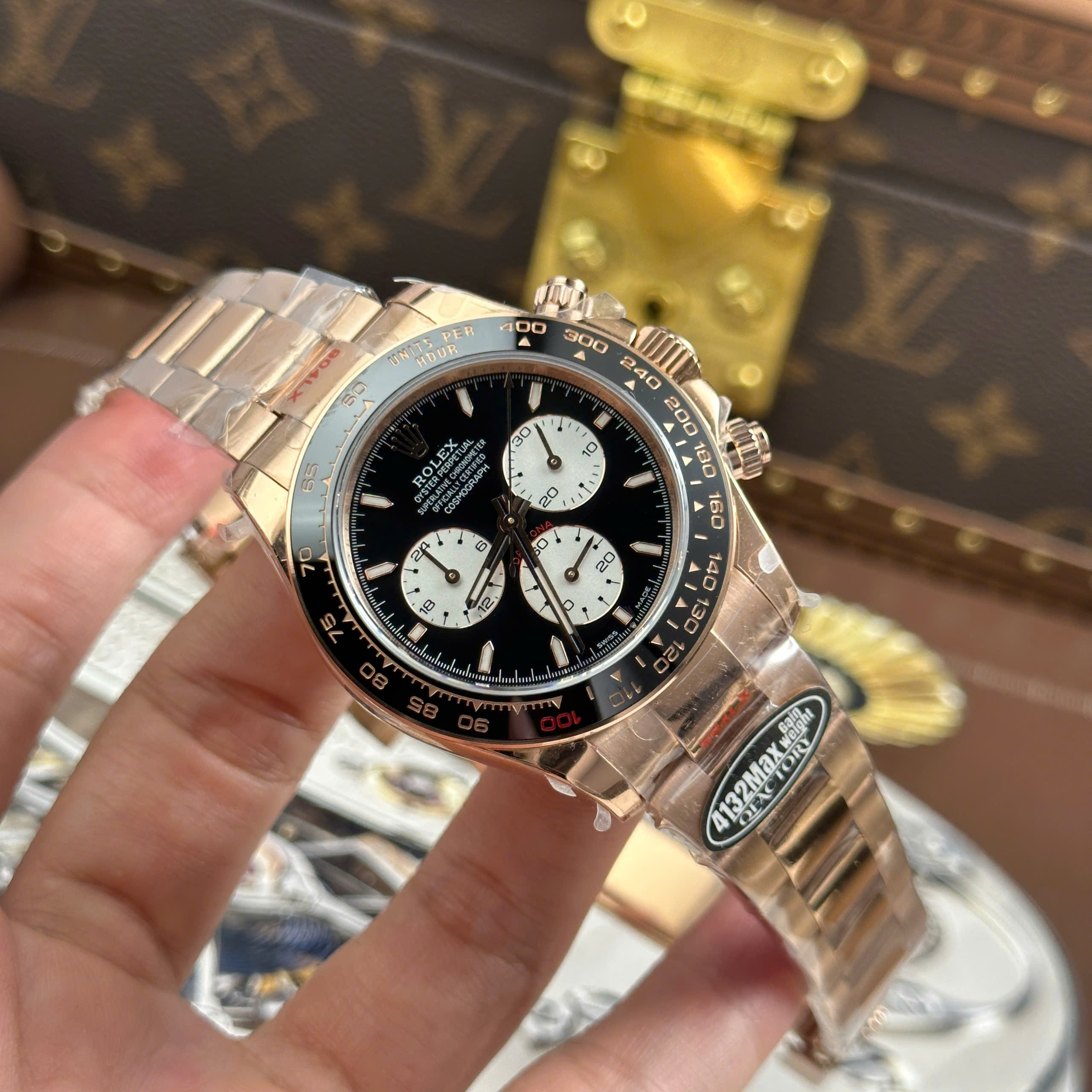 Rolex Cosmograph Daytona “Le Mans” 126525LN Imitaiton Watch Rose Gold Plate Black Dial Gain Weight QF Factory 40mm (17)