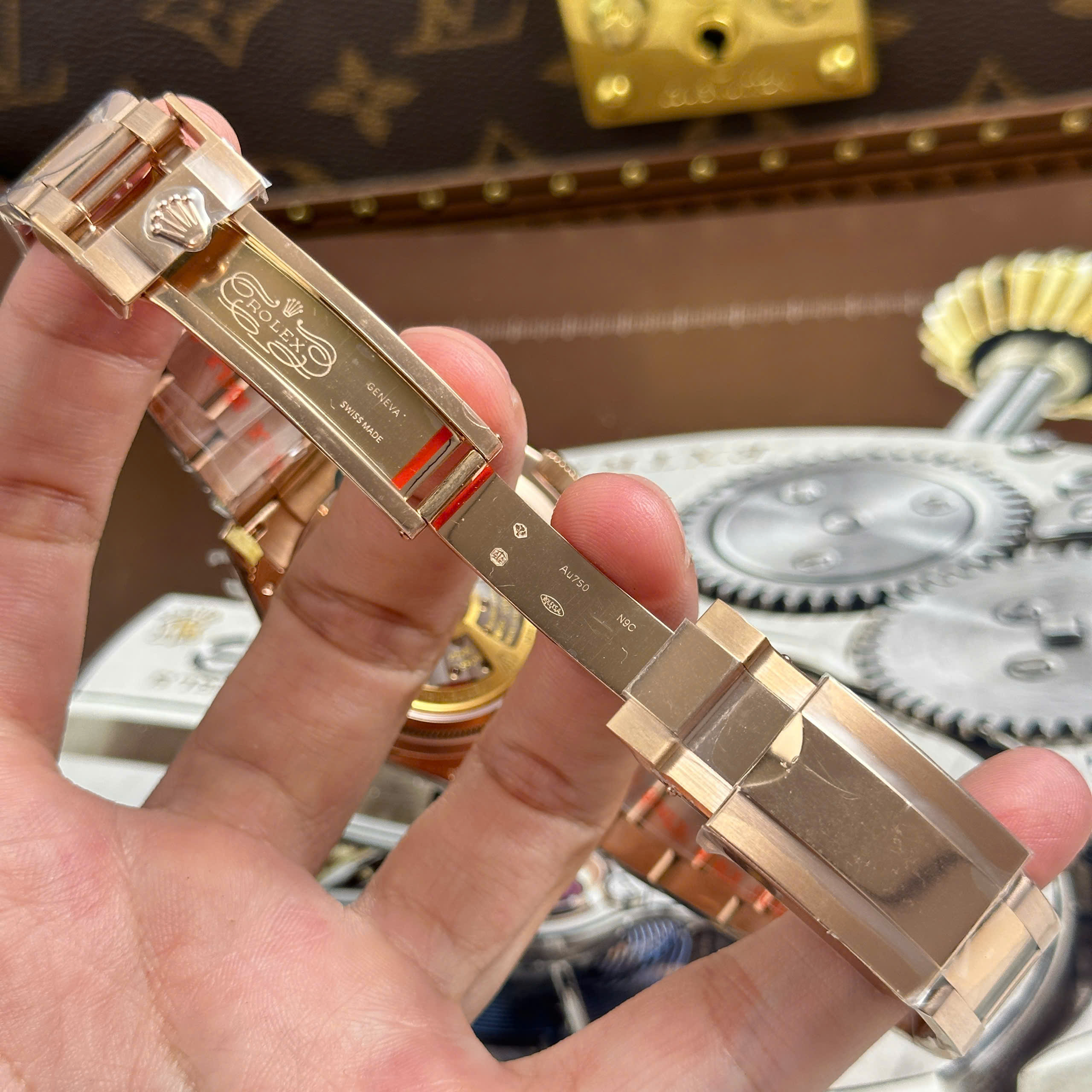 Rolex Cosmograph Daytona “Le Mans” 126525LN Imitaiton Watch Rose Gold Plate Black Dial Gain Weight QF Factory 40mm (2)