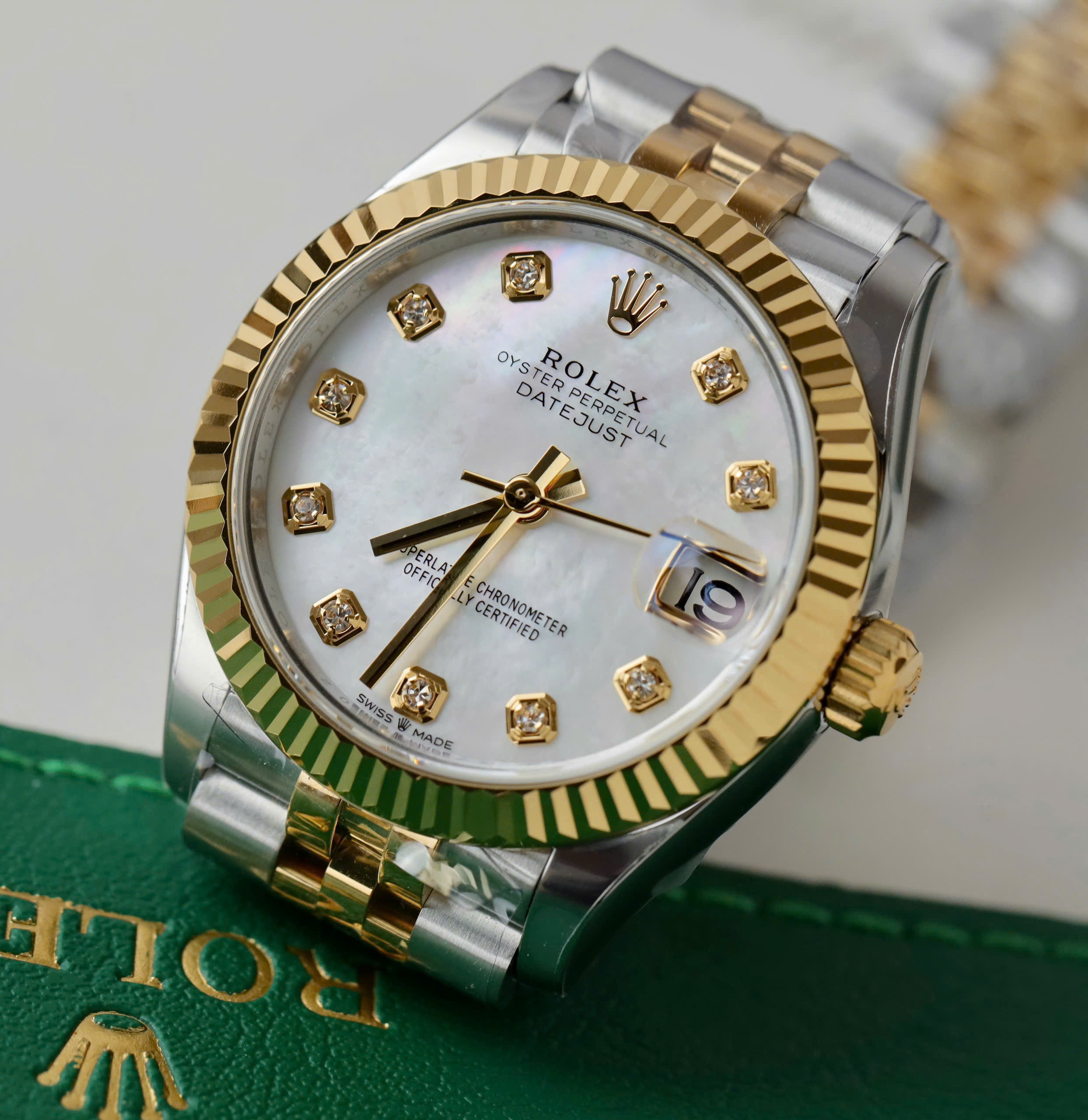 Rolex DateJust Lady Good Imitation Watches Mother Of Pearl Dial Two Tone Rose Gold Plate THB Factory 31mm (5)