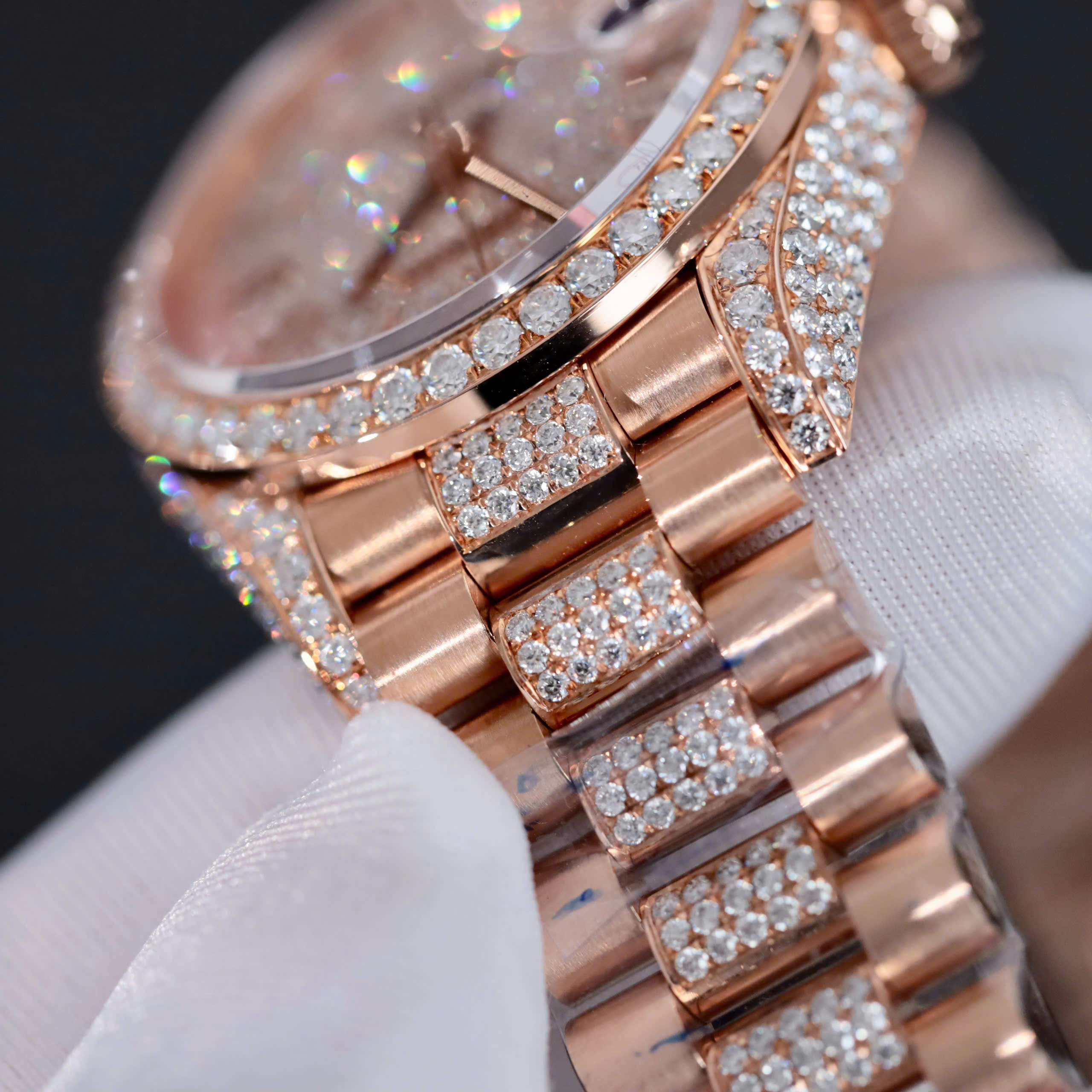 Rolex DateJust Lady Luxury Replica Watches 18K Gold Wrapped + Diamond Moissanite Dial + Moissanite On Midle Band 31mm (6)