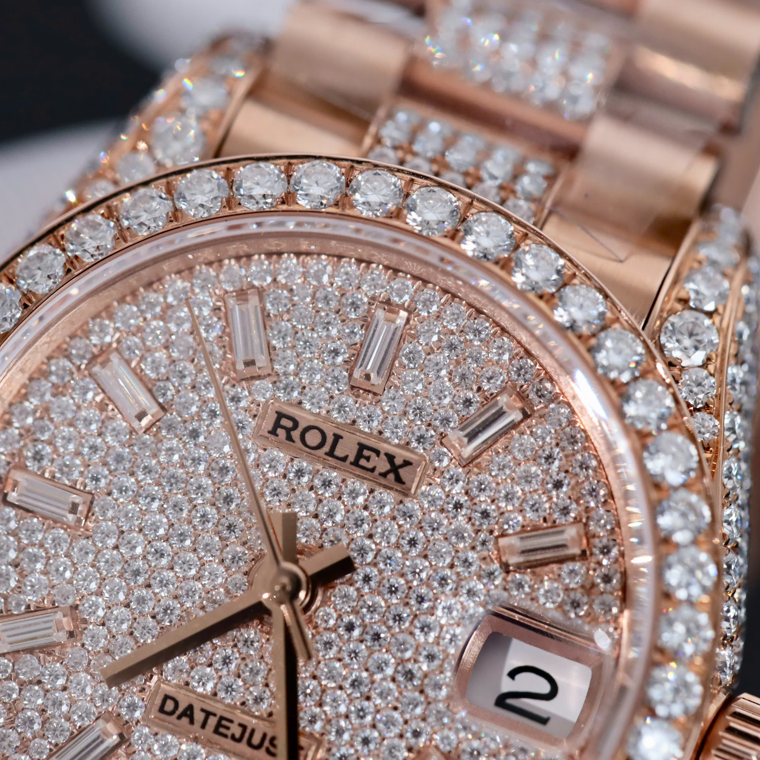 Rolex DateJust Lady Luxury Replica Watches 18K Gold Wrapped + Diamond Moissanite Dial + Moissanite On Midle Band 31mm (7)