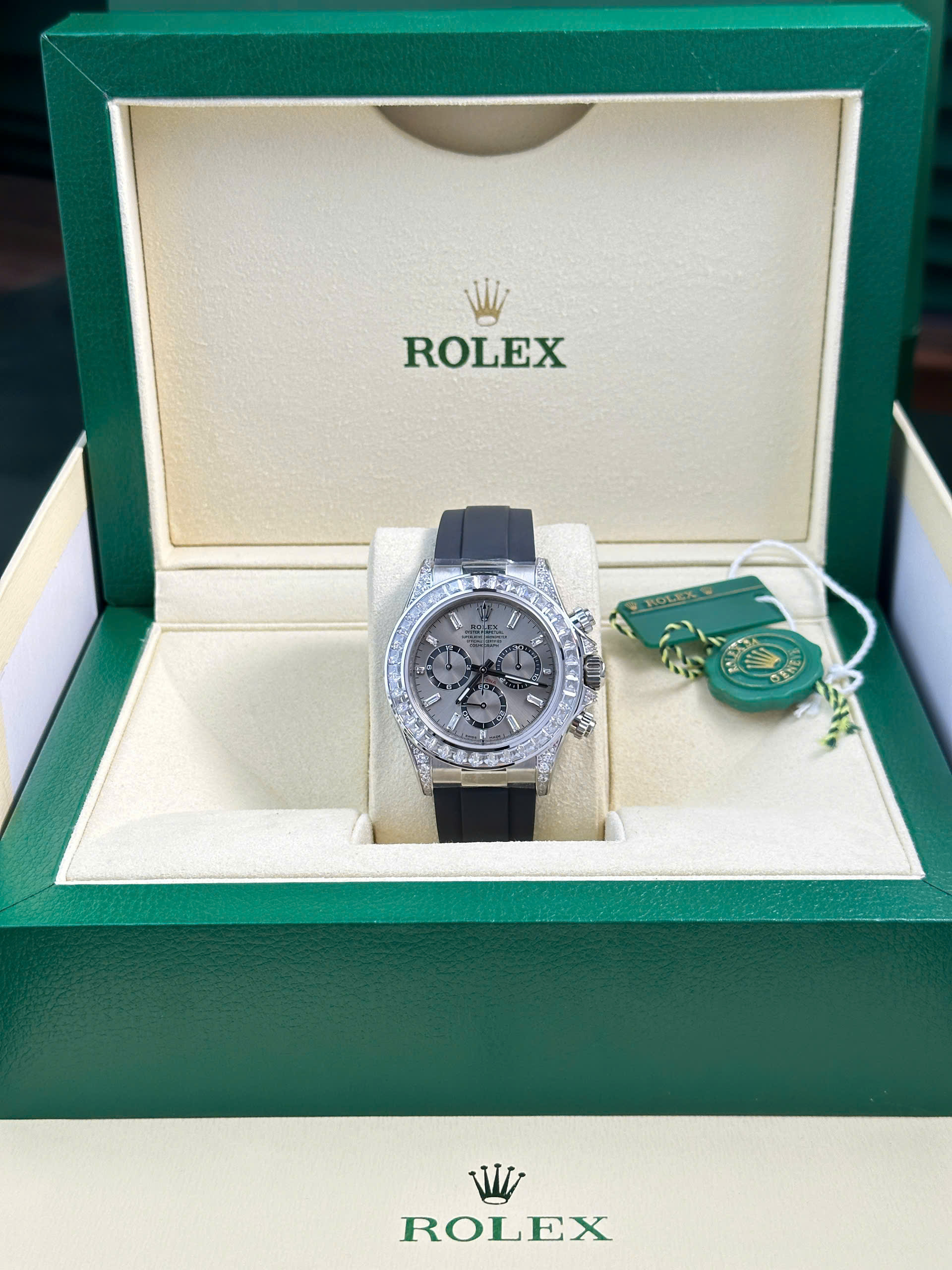 Rolex Daytona 126539TBR Imitaiton Watch Rhinestone Bezel Grey Dial Oysterflex Bands 40mm (12)