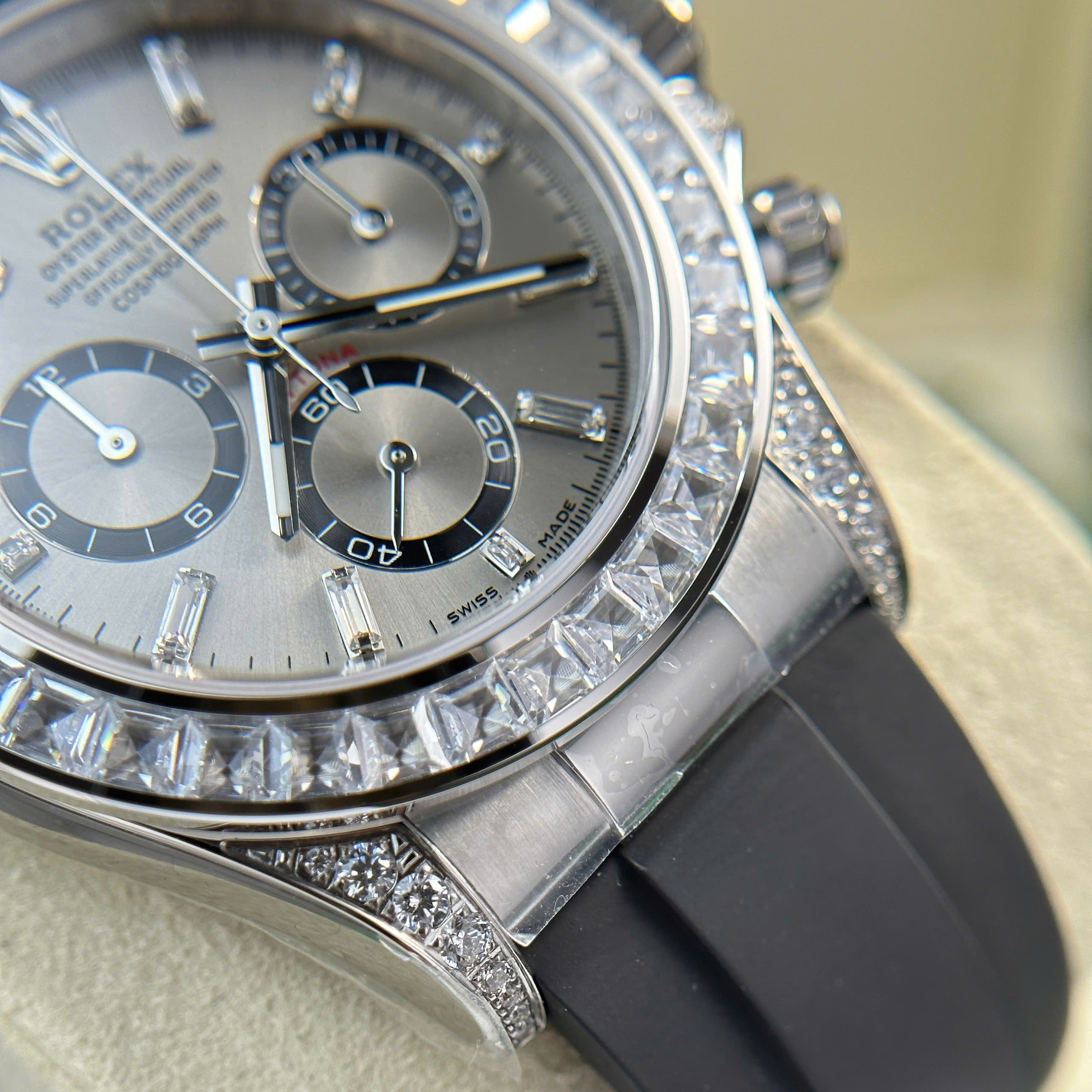 Rolex Daytona 126539TBR Imitaiton Watch Rhinestone Bezel Grey Dial Oysterflex Bands 40mm (6)