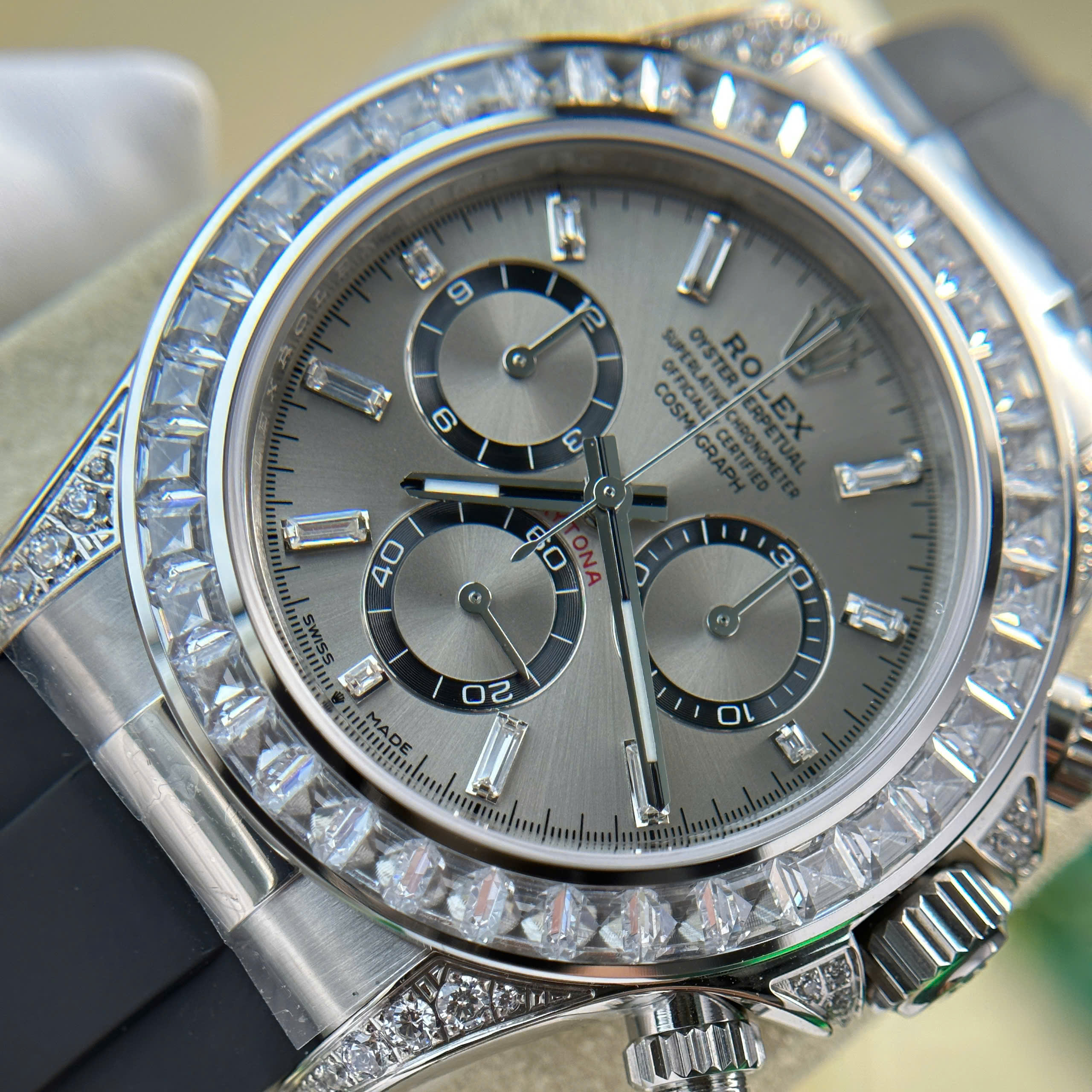 Rolex Daytona 126539TBR Imitaiton Watch Rhinestone Bezel Grey Dial Oysterflex Bands 40mm (8)
