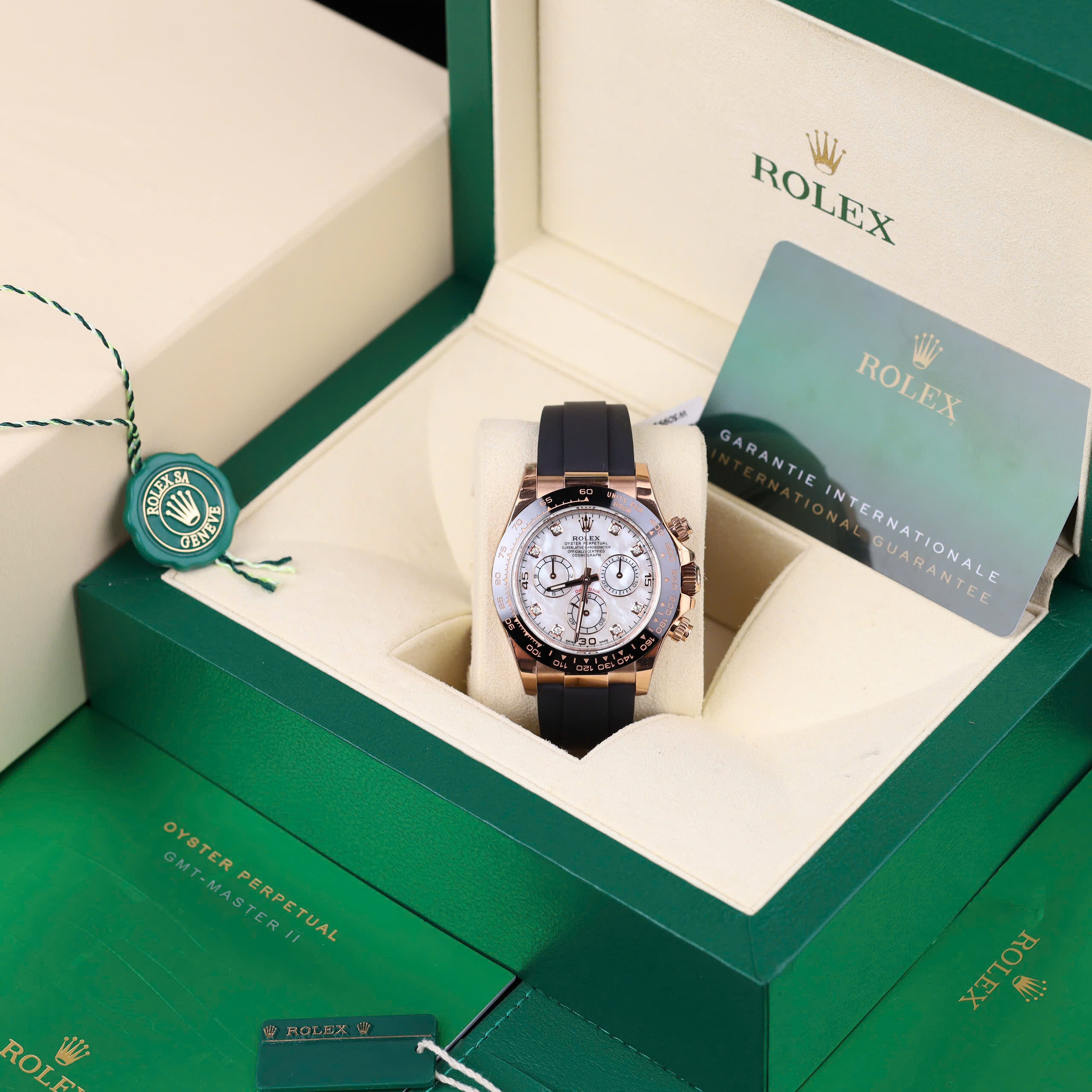 Rolex Daytona Good Imitaiton Watch Rose Gold Plate Mother Of Pearl Dial Moissanite Diamond On Hours Oyster Flex BT Factory 40mm (11)