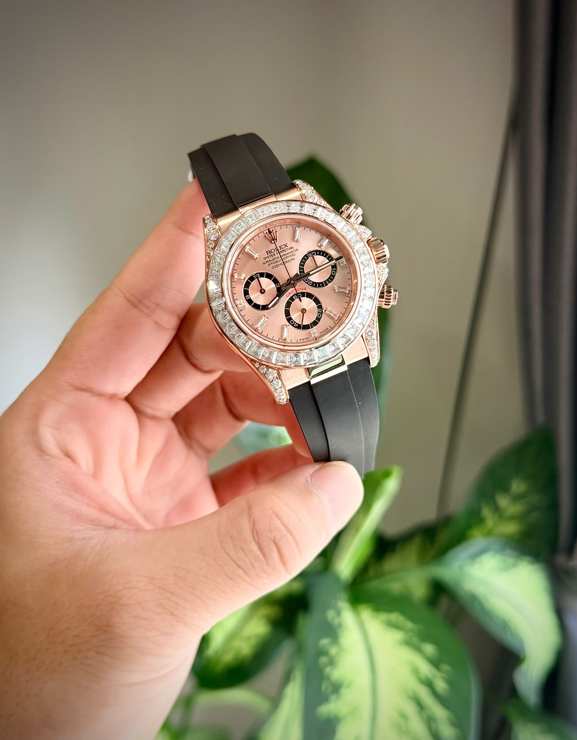 Rolex Daytona Good Imitation Watch Rose Gold Wrapped Bezel Diamond Moissanite Sundust Dial 40mm (5)