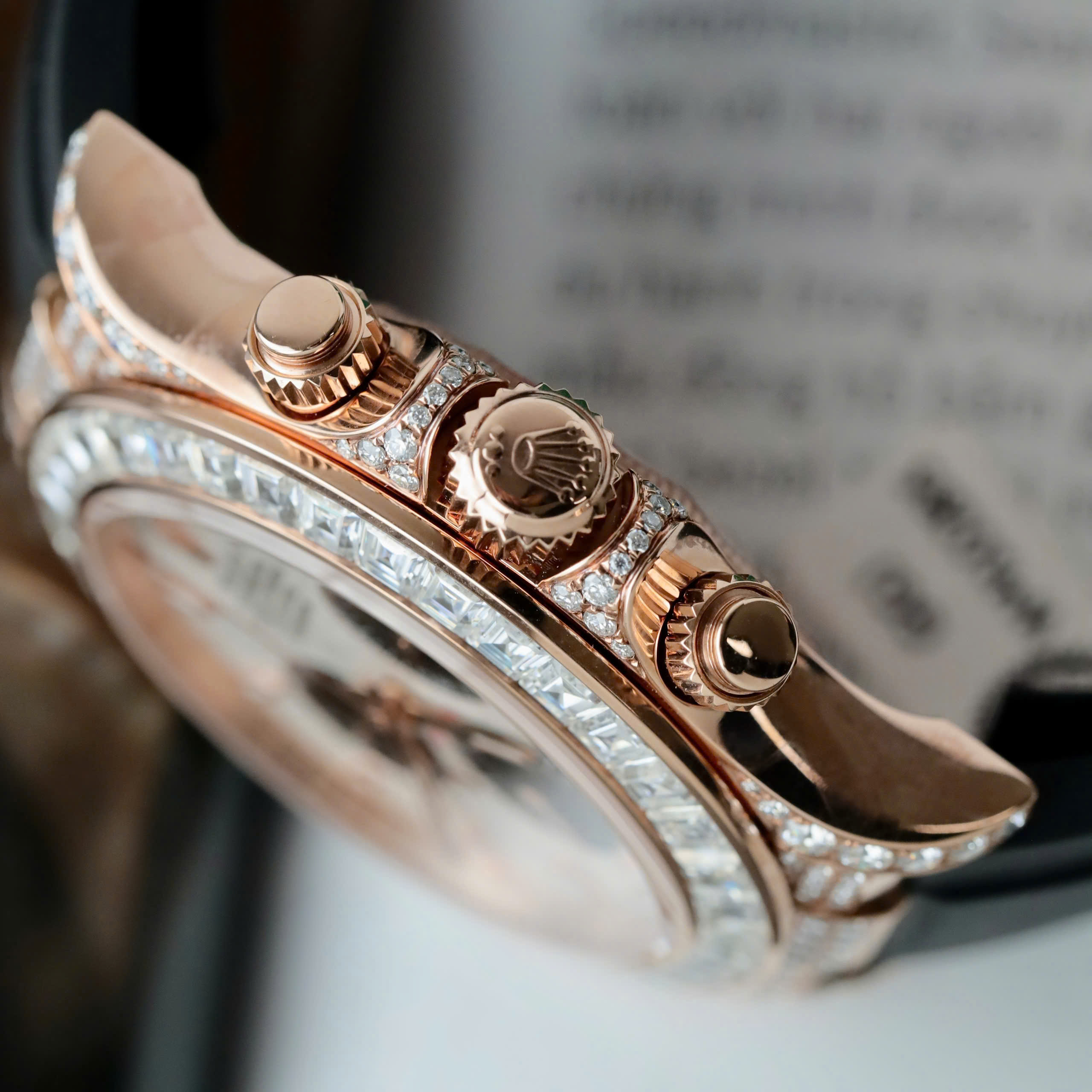 Rolex Daytona Imitation Watch 18K Gold Wrapped Case Diamond Moissanite Baguette On Bezel Meteorite Dial 40mm (4)