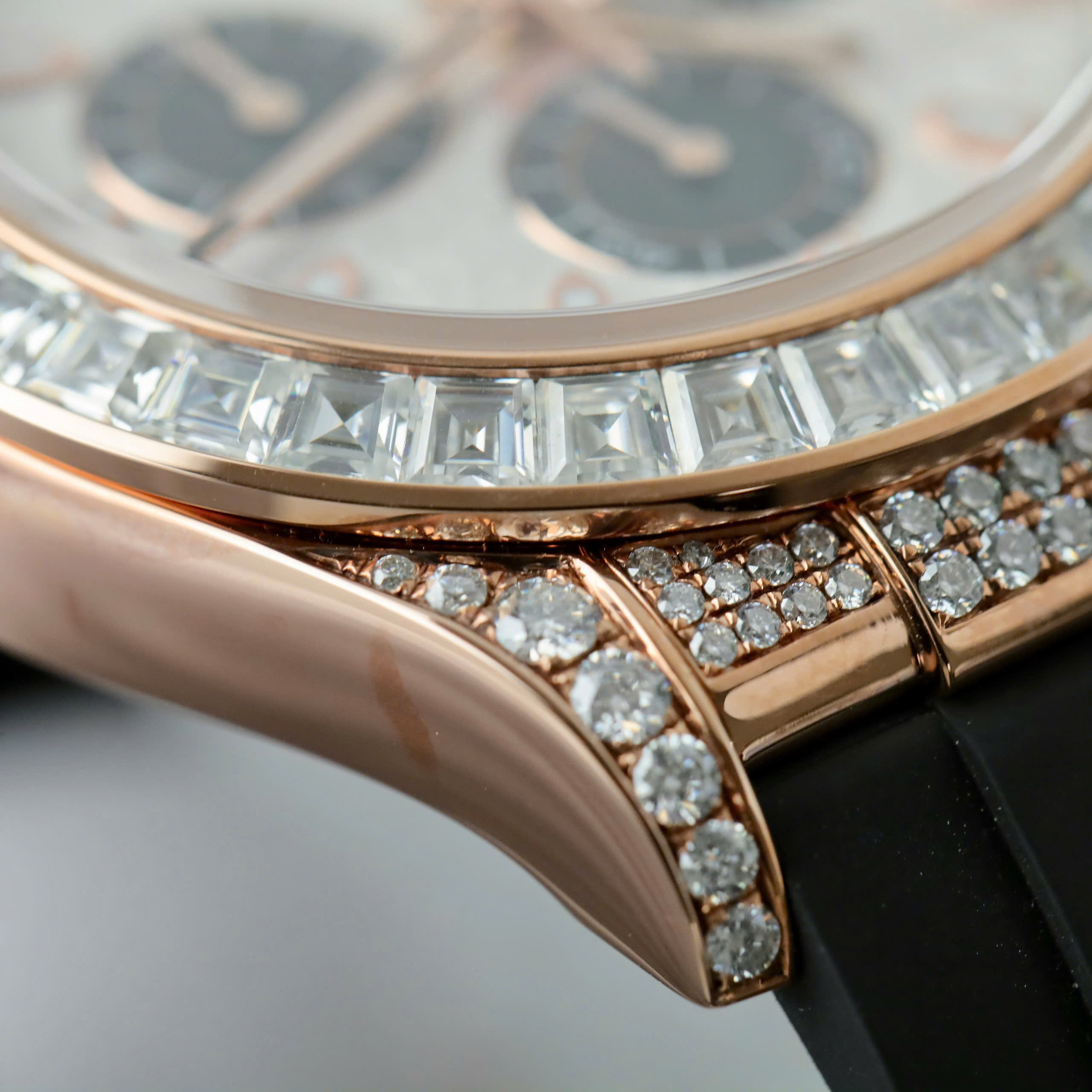 Rolex Daytona Imitation Watch 18K Gold Wrapped Case Diamond Moissanite Baguette On Bezel Meteorite Dial 40mm (5)