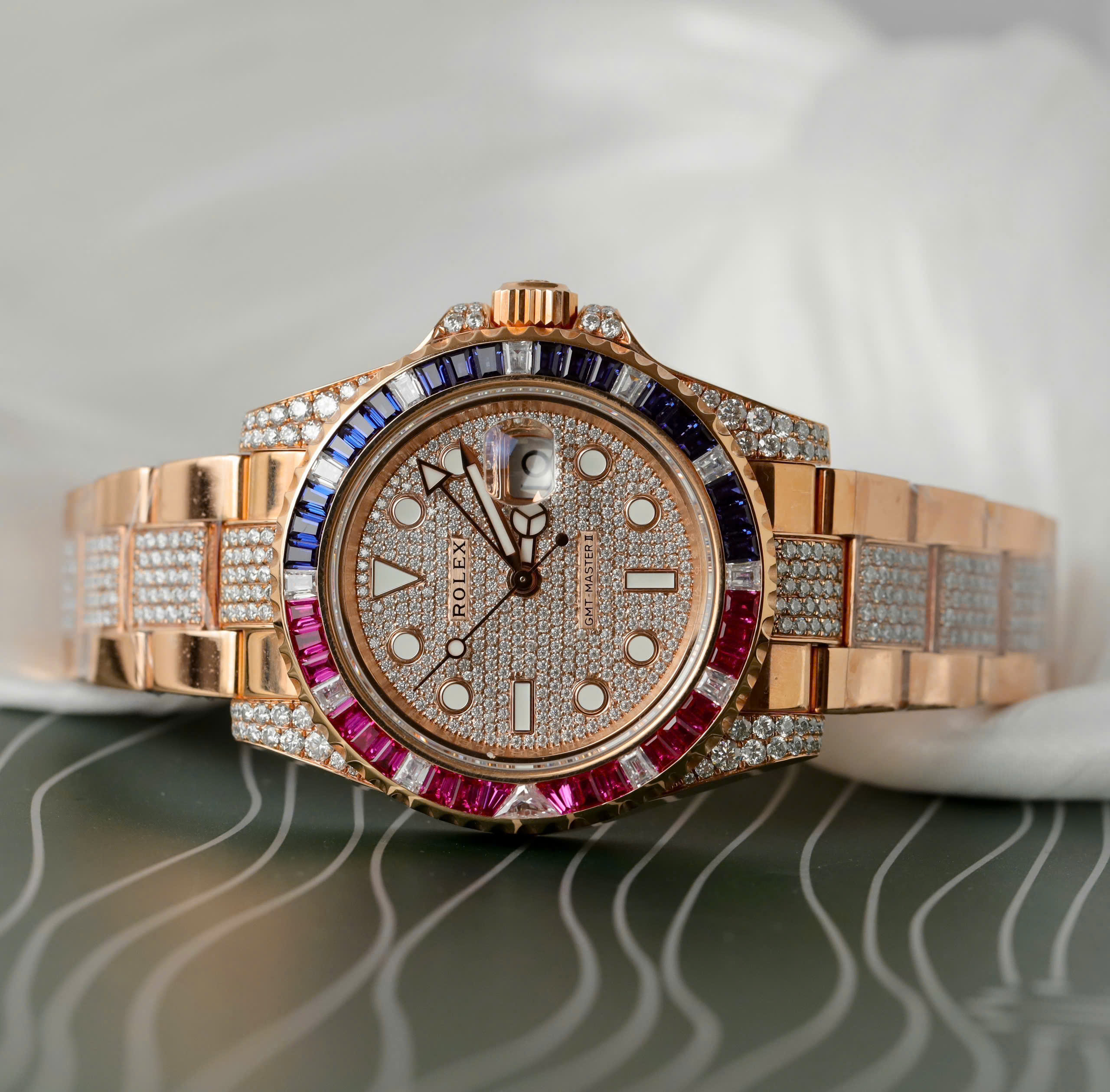 Rolex GMT-Master II 126755 SARU Luxury Replica Watch 18K Gold Wraaped Moissanite Dial Bezel Ruby Gem 40mm (7)