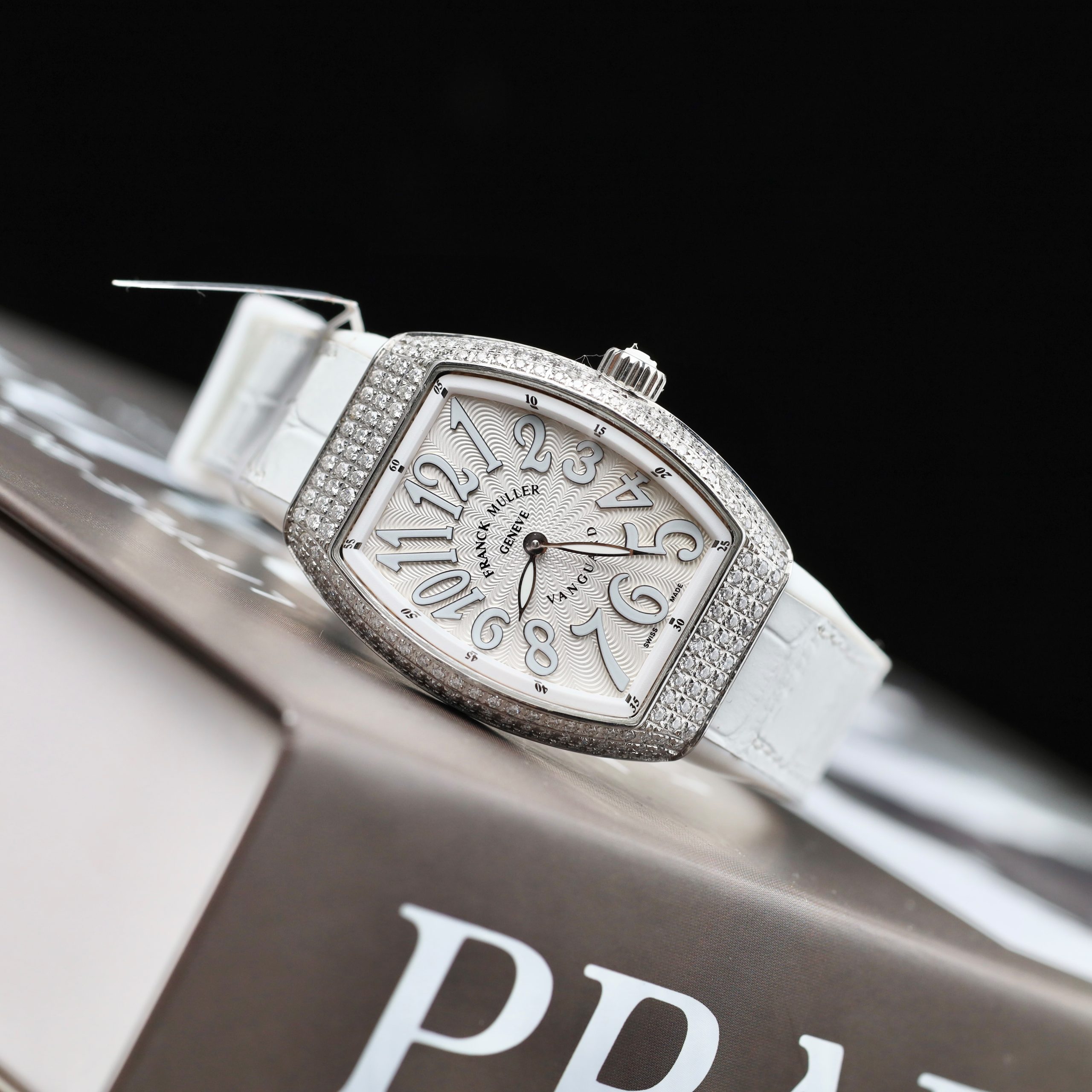 Franck Muller V32 Vanguard Lady Imitation Watches White Dial Diamond Moissanite On Case Rubber Strap 36mm (10)