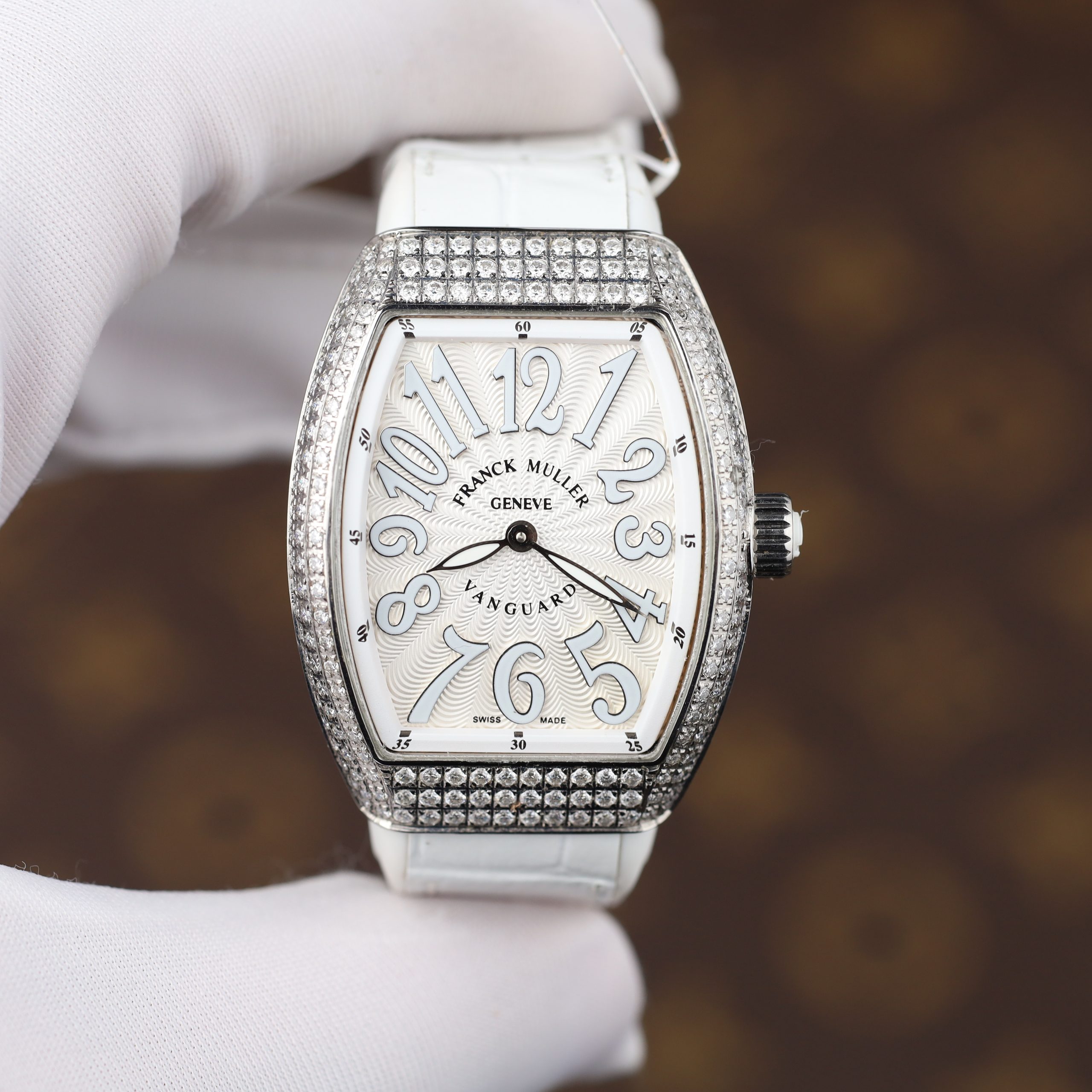 Franck Muller V32 Vanguard Lady Imitation Watches White Dial Diamond Moissanite On Case Rubber Strap 36mm (9)