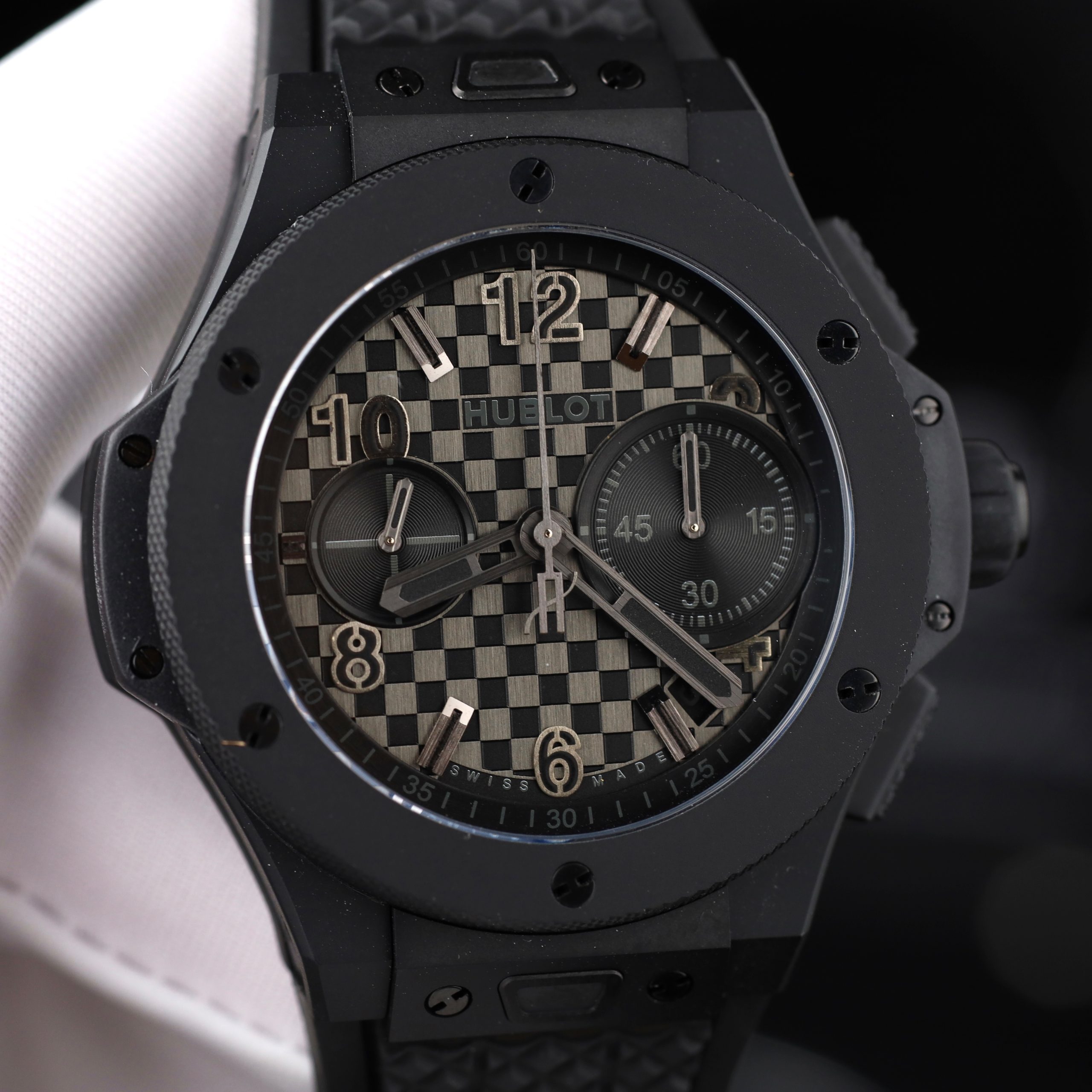 Hublot Big Bang 20th Anniversary Best Replica Watches Black Ceramic Case Rubber Strap BBA Factory 43mm (7)