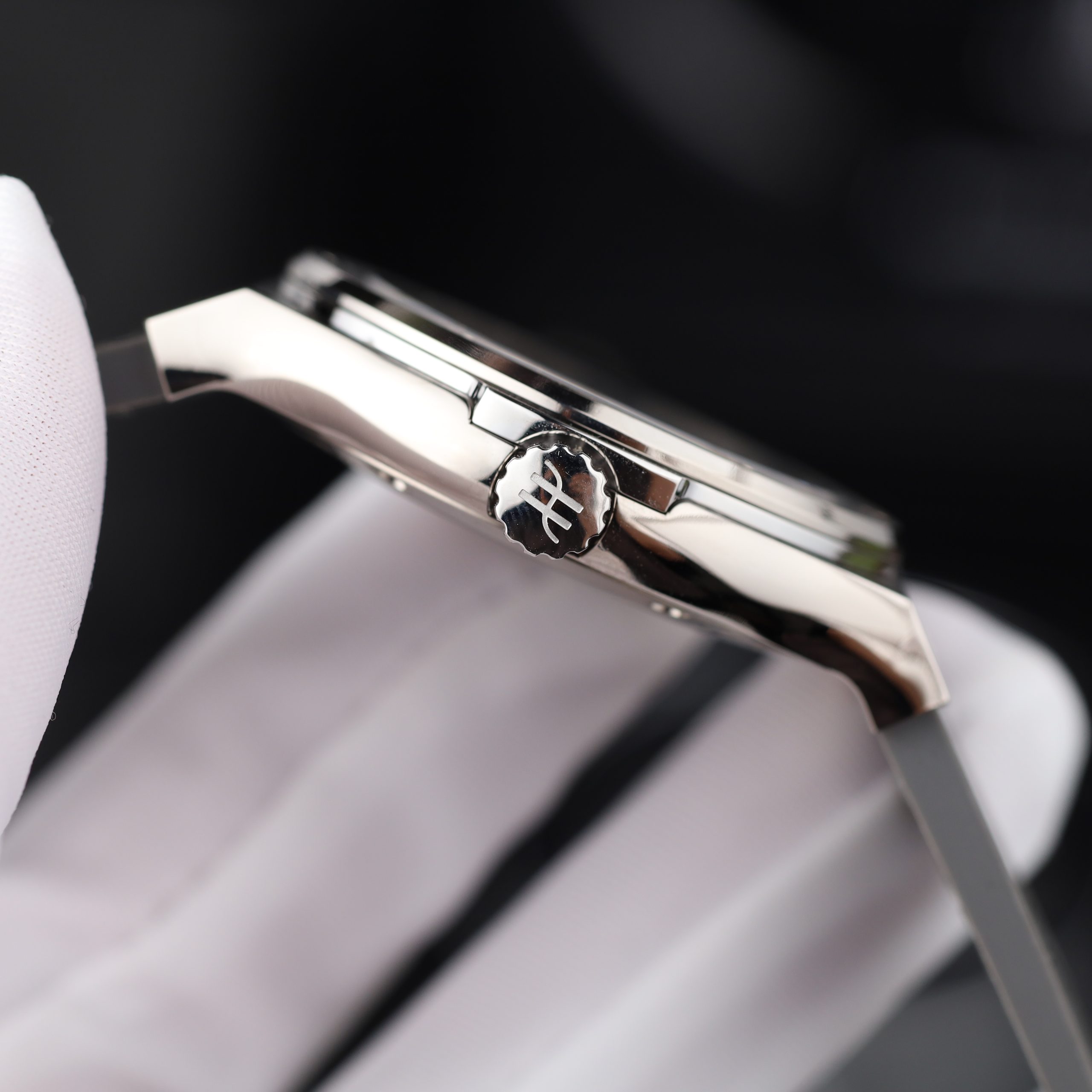 Hublot Classic Fusion Replica Watches White Dial Titanium Case JJZ Factory 42mm (7)