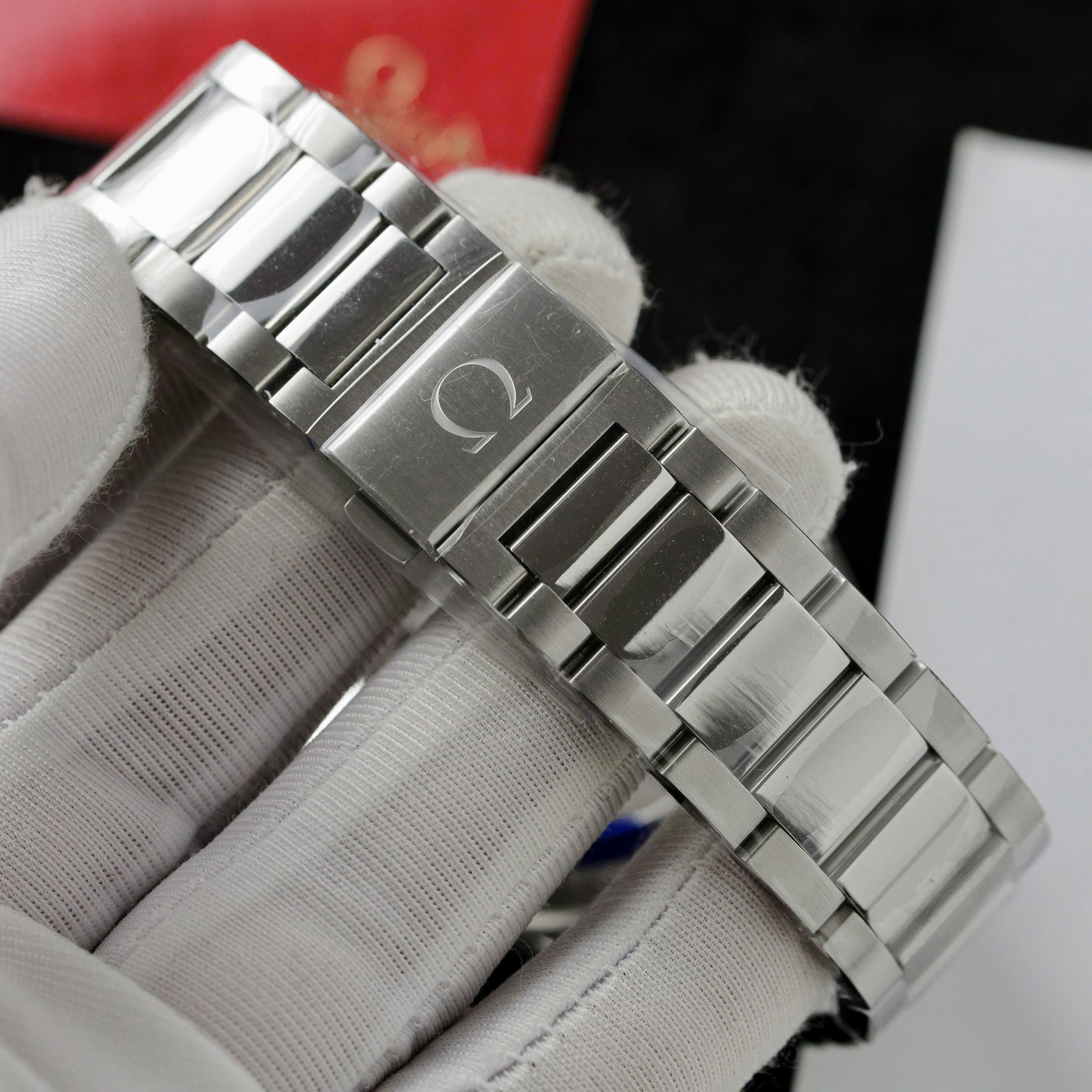 Omega Seamaster Aqua Terra Good Imitation Watches Black Dial VS Factory 42mm (1)